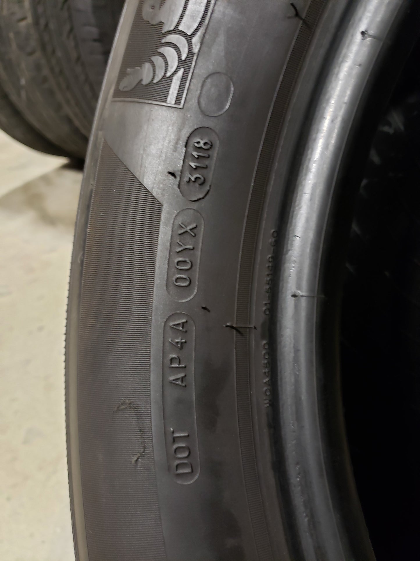 SET OF 4 245/60R18 Michelin LATITUDE TOUR 105 T - Used Tires