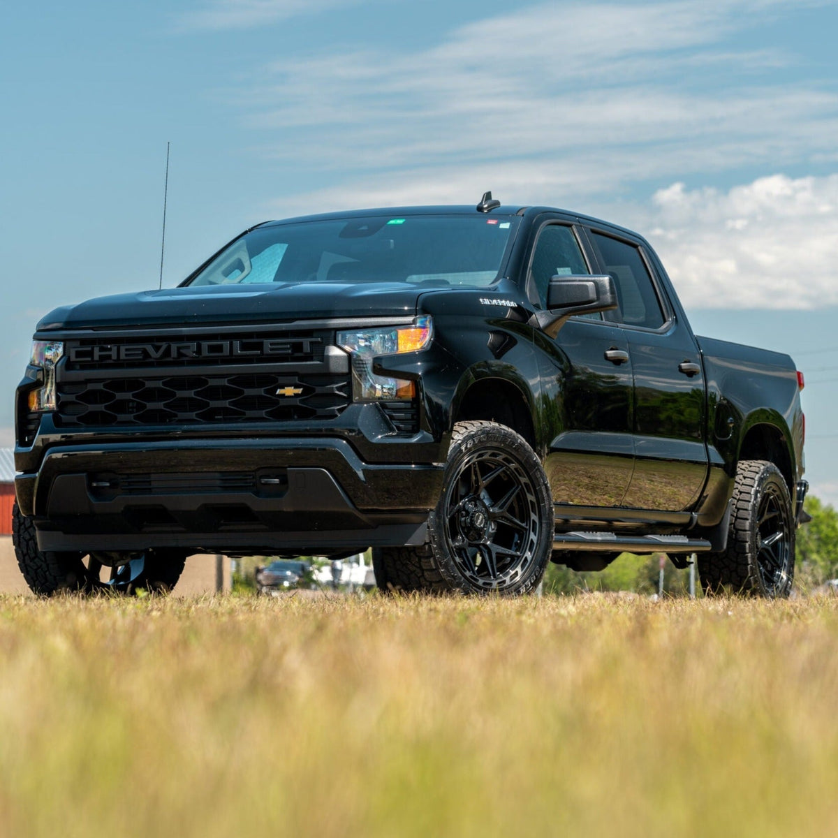SET OF 4 WHEEL & TIRE PACKAGE | 4Play 4P55 22x12 -44 6x135/6x139.7 Gloss Black Brushed | 35x12.50R22 SureTrac Wide Climber R/T I