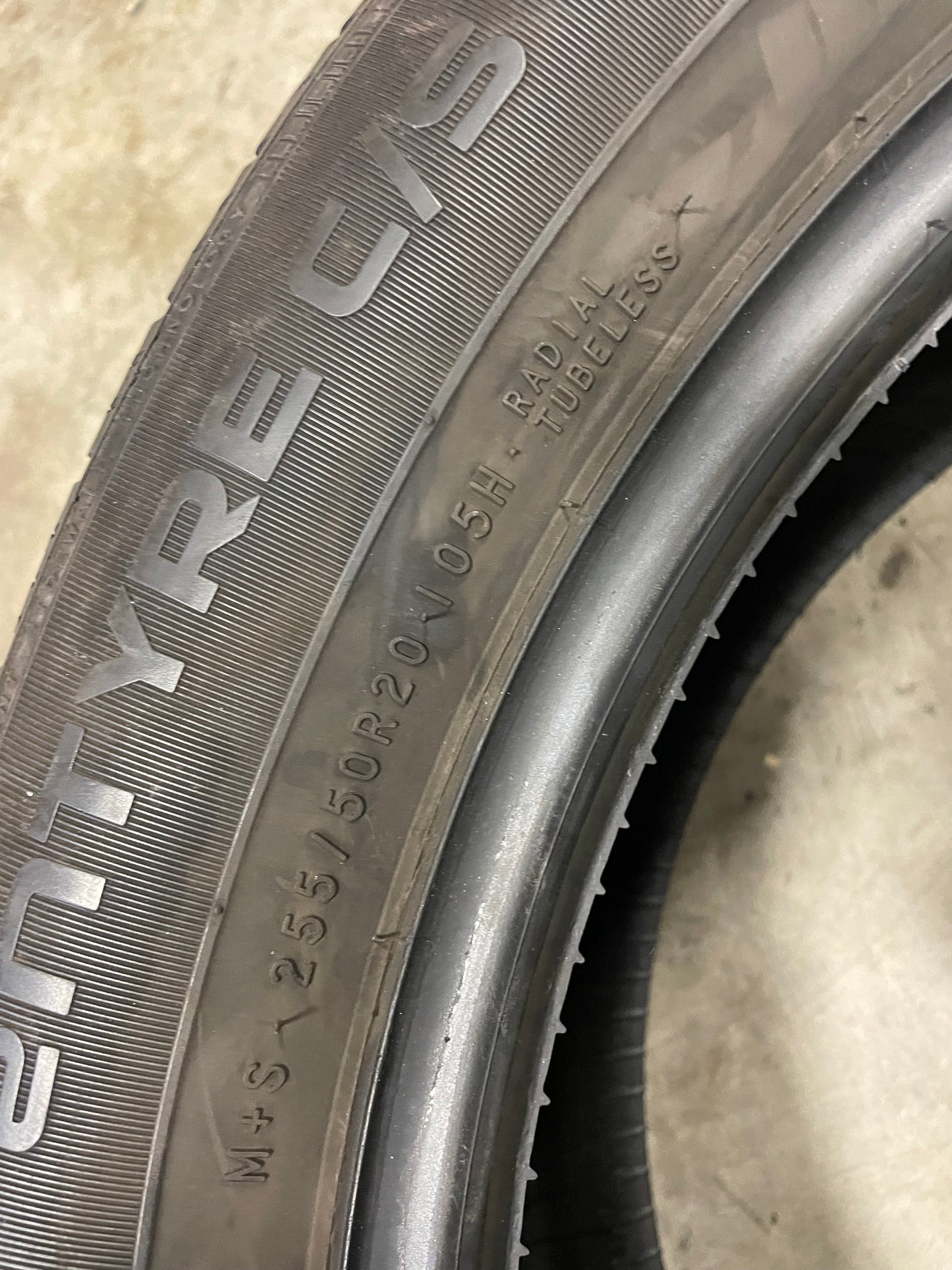 SINGLE 255/50R20 Nokian Tyres Entyre C/S 105 H SL - Premium Used Tires
