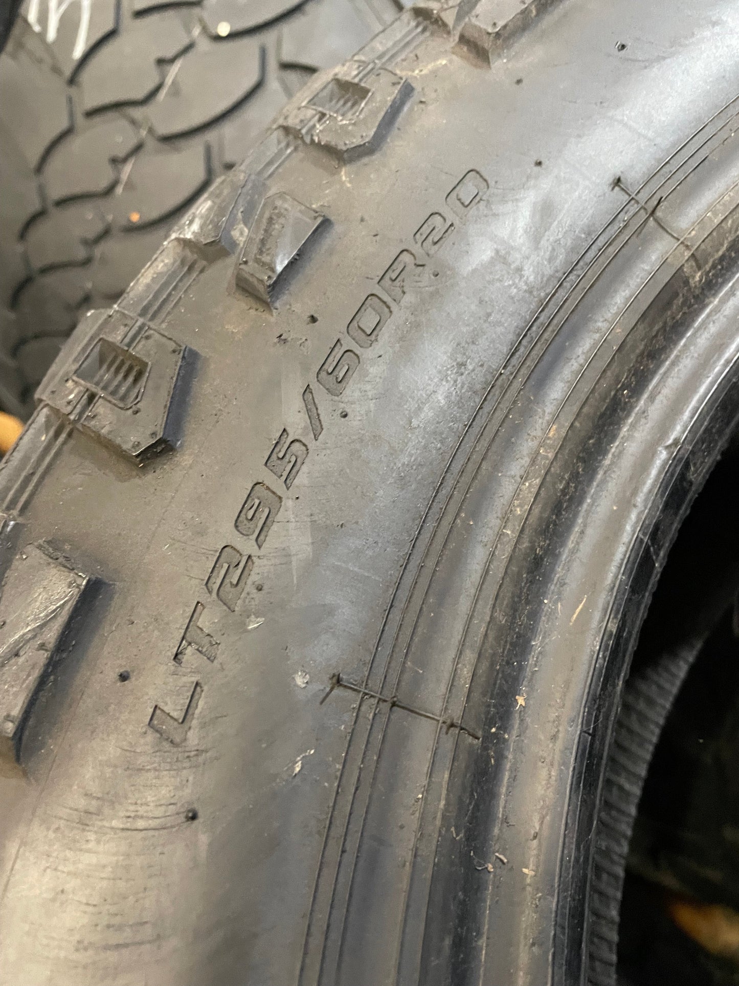 SINGLE 295/60R20 Cooper Dicovery STT Pro 126/123Q E - Used Tires