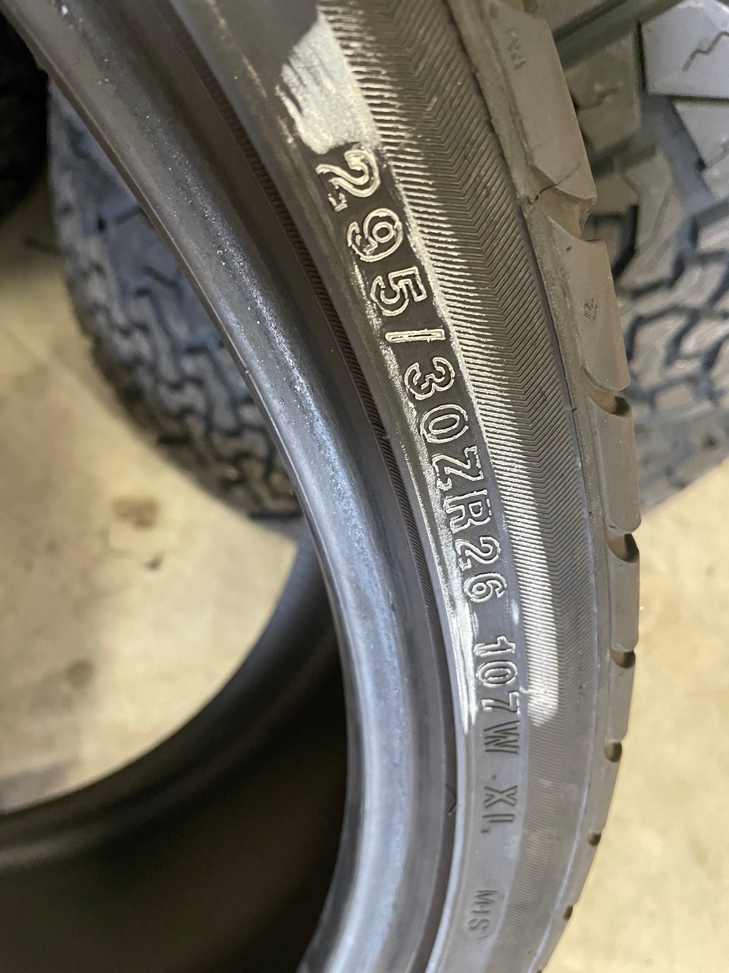 SINGLE 295/30R26 Zenna Argus-UHP 107 W XL - Used Tires