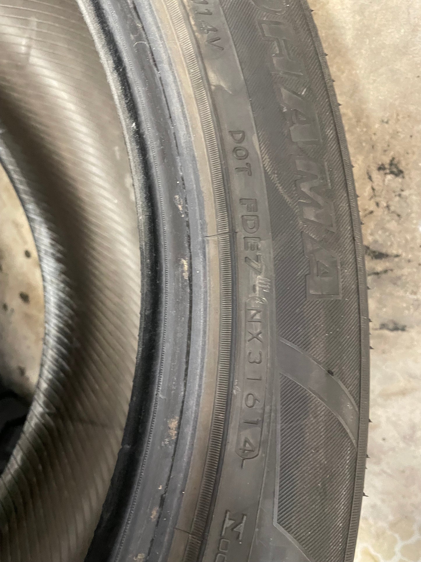 SINGLE 295/45R20 Yokohama Parada Spec-x 114 V XL - Used Tires