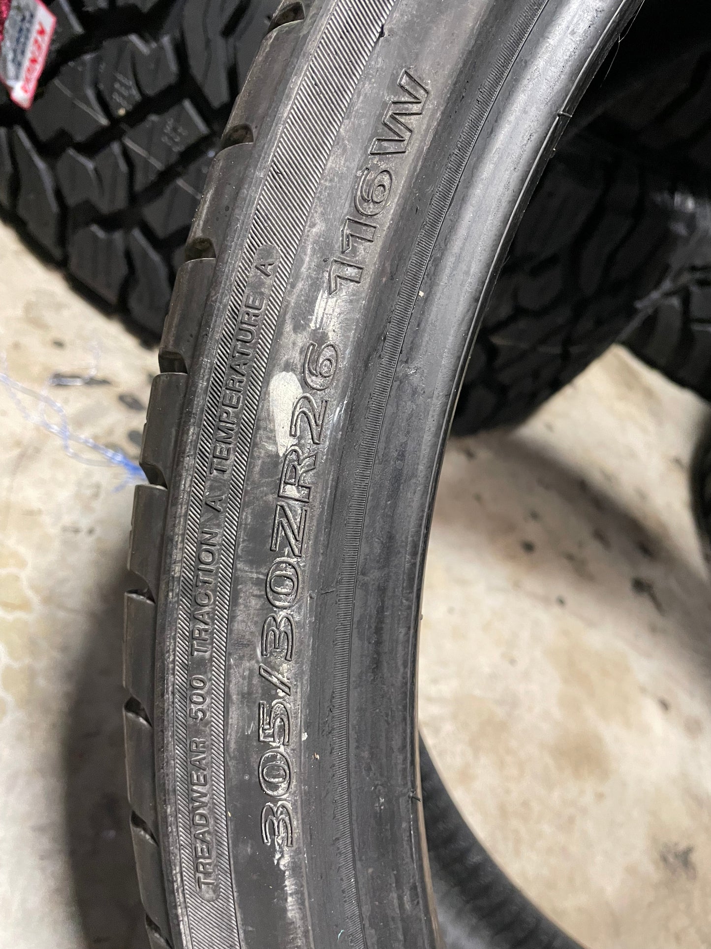 SINGLE 305/30R26 Delinte Desert Storm II DS8 116 W XL - Used Tires