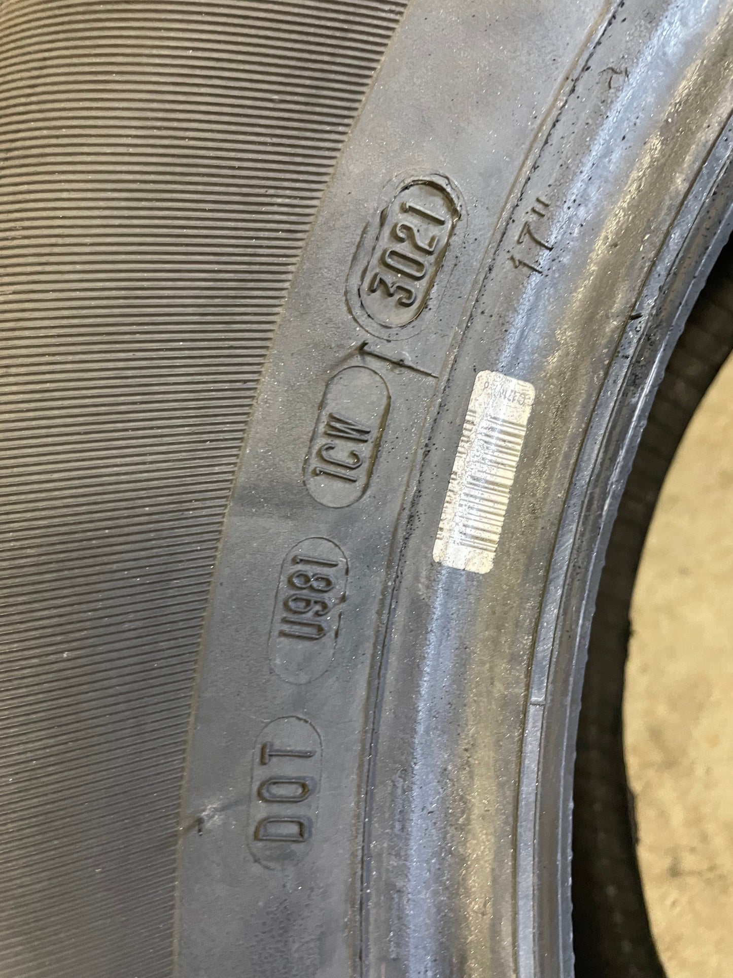 SINGLE 235/65R17 Cooper CS5 Grand Touring 104 T SL - Premium Used Tires