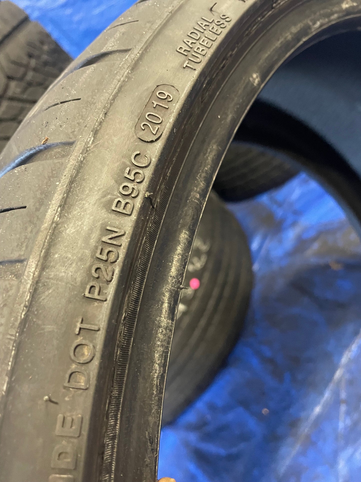 SINGLE 265/30R22 Lexani LX-Twenty 97 W XL - Used Tires