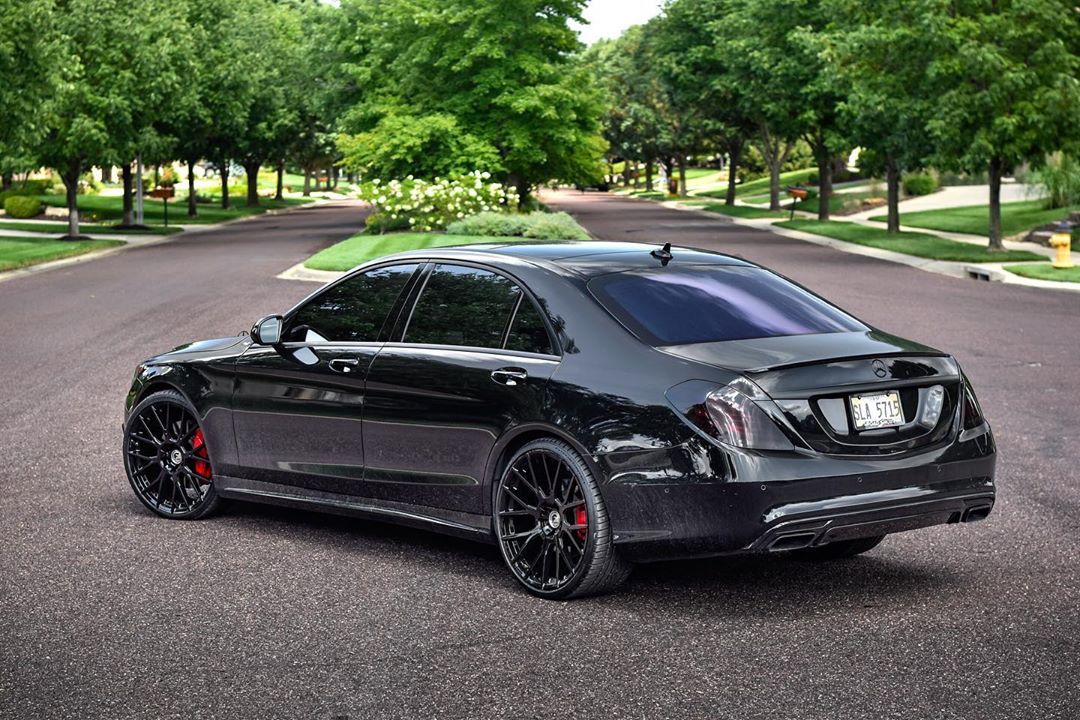 Forgiato Flow 001 20x9 +10 5x115 Gloss Black - Wheels | Rims