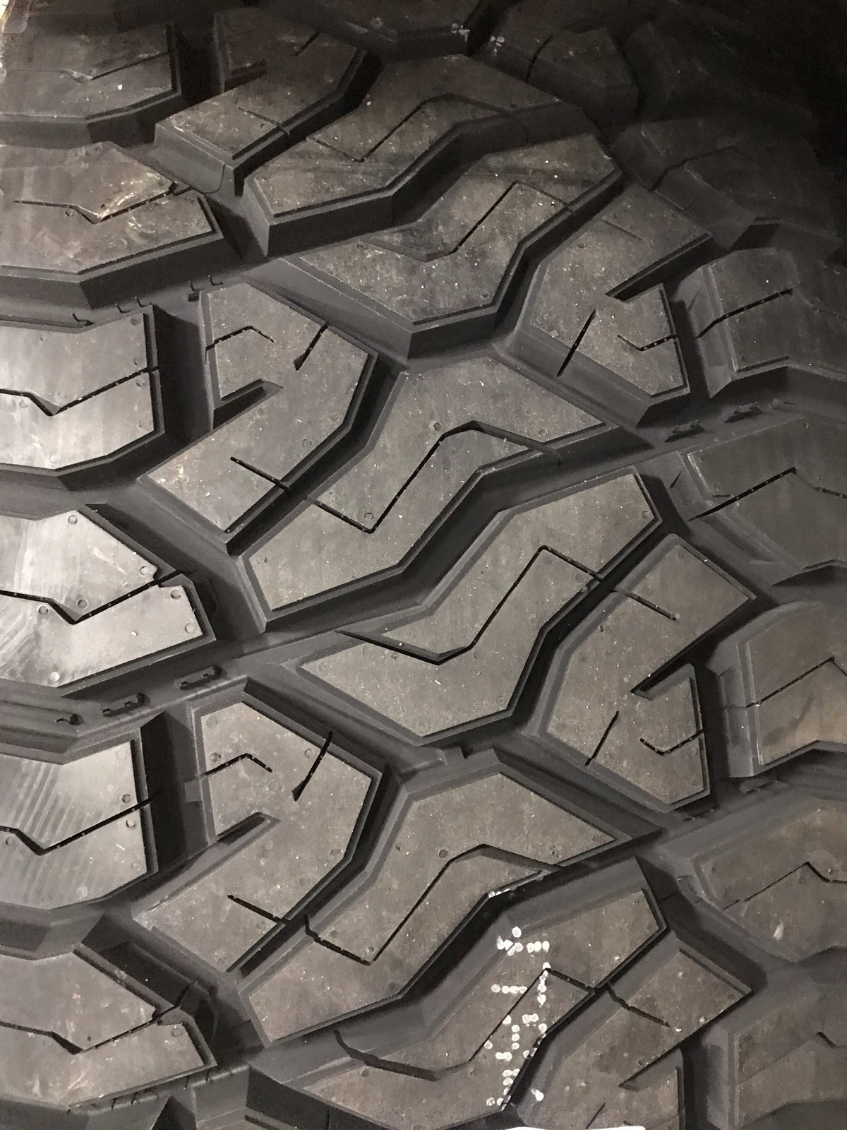 35x12.50R24 LT Venom Power Terra Hunter R/T+