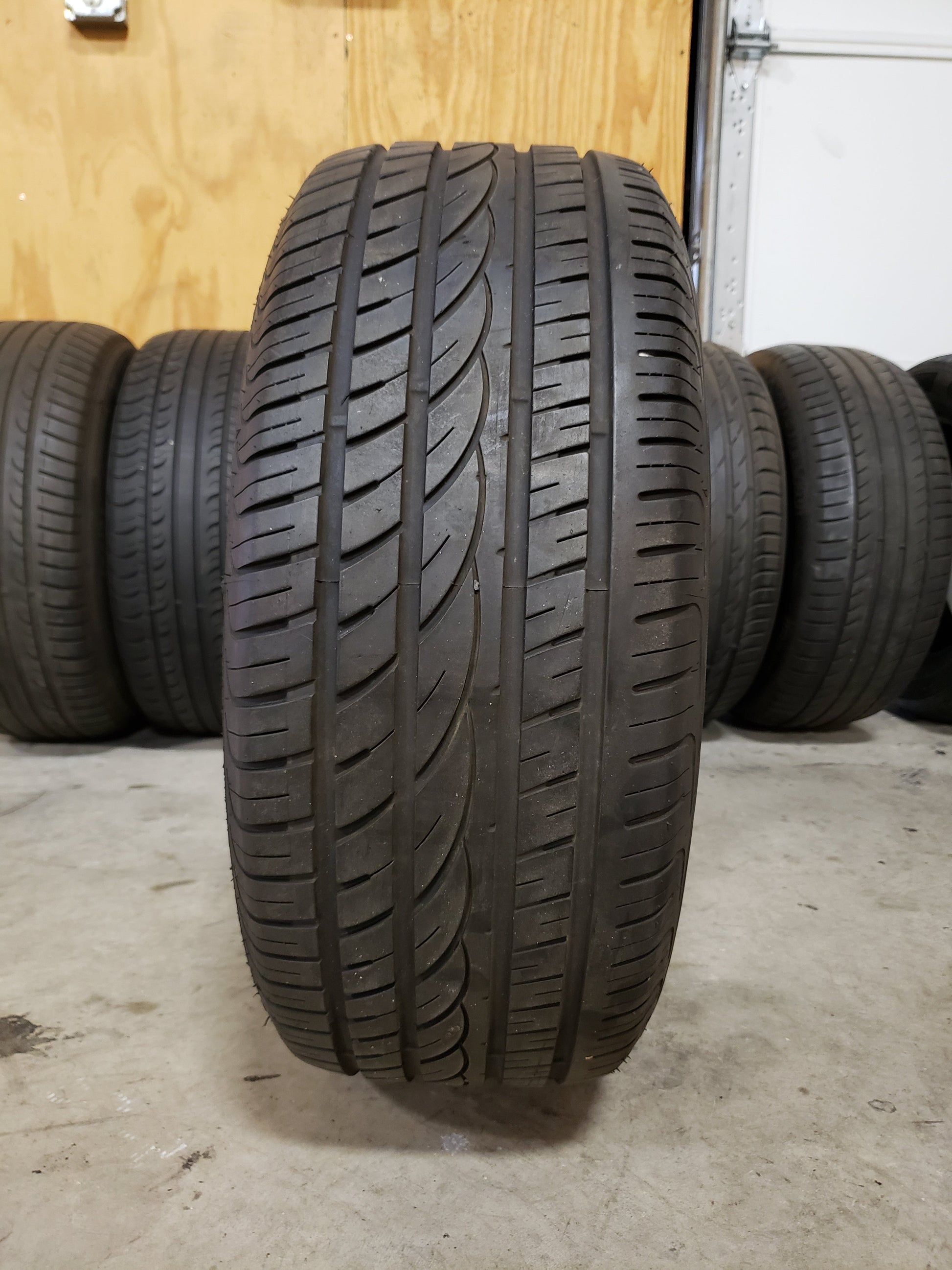 SINGLE 225/55R16 APLUS A607 99W XL - Used Tires