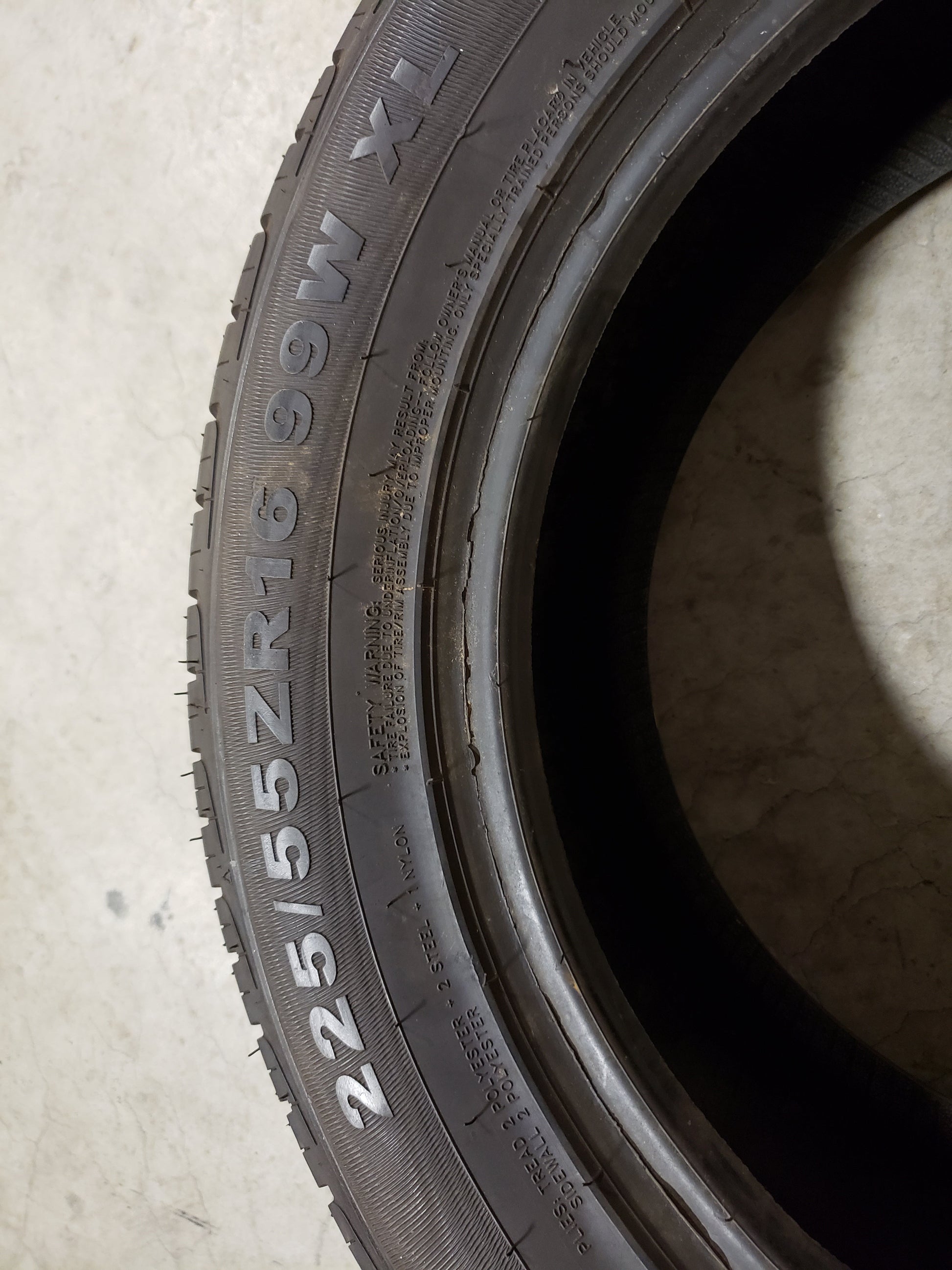 SINGLE 225/55R16 APLUS A607 99W XL - Used Tires