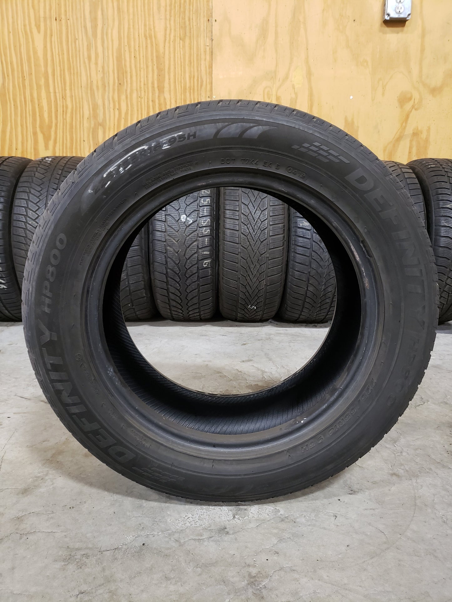 SINGLE 225/55R16 Definity HP800 95H XL - Used Tires