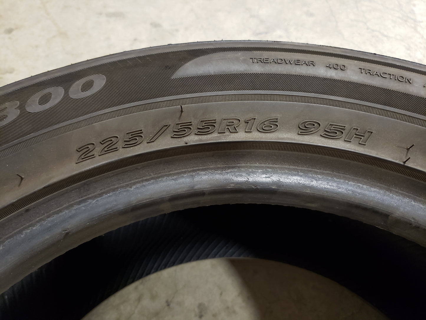 SINGLE 225/55R16 Definity HP800 95H XL - Used Tires