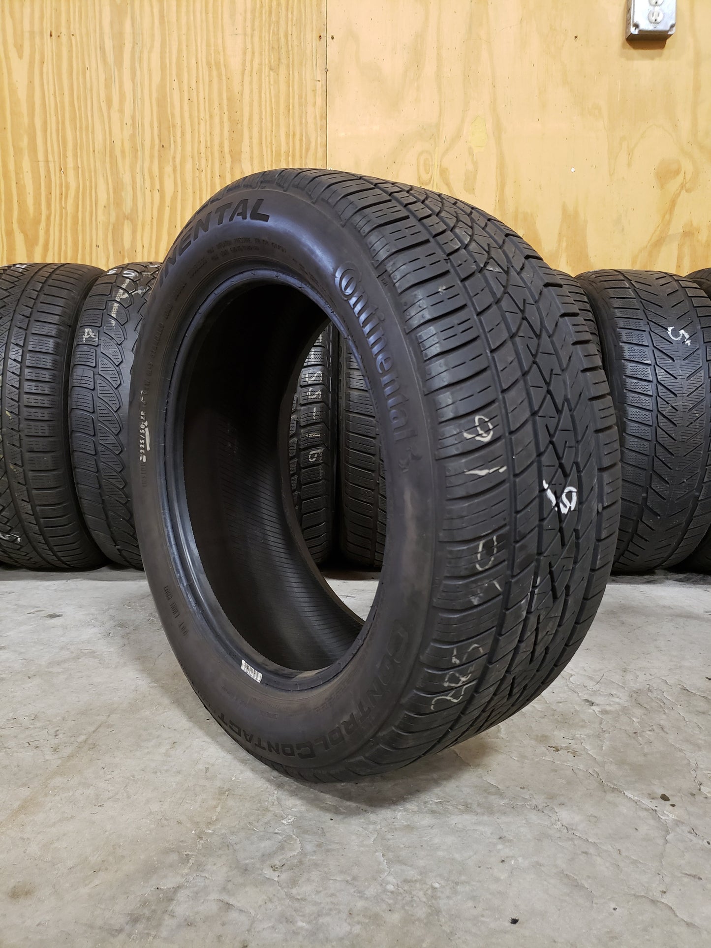 SINGLE 225/50R16 Continental Control Contact Sport A/S 92 W XL - Used Tires