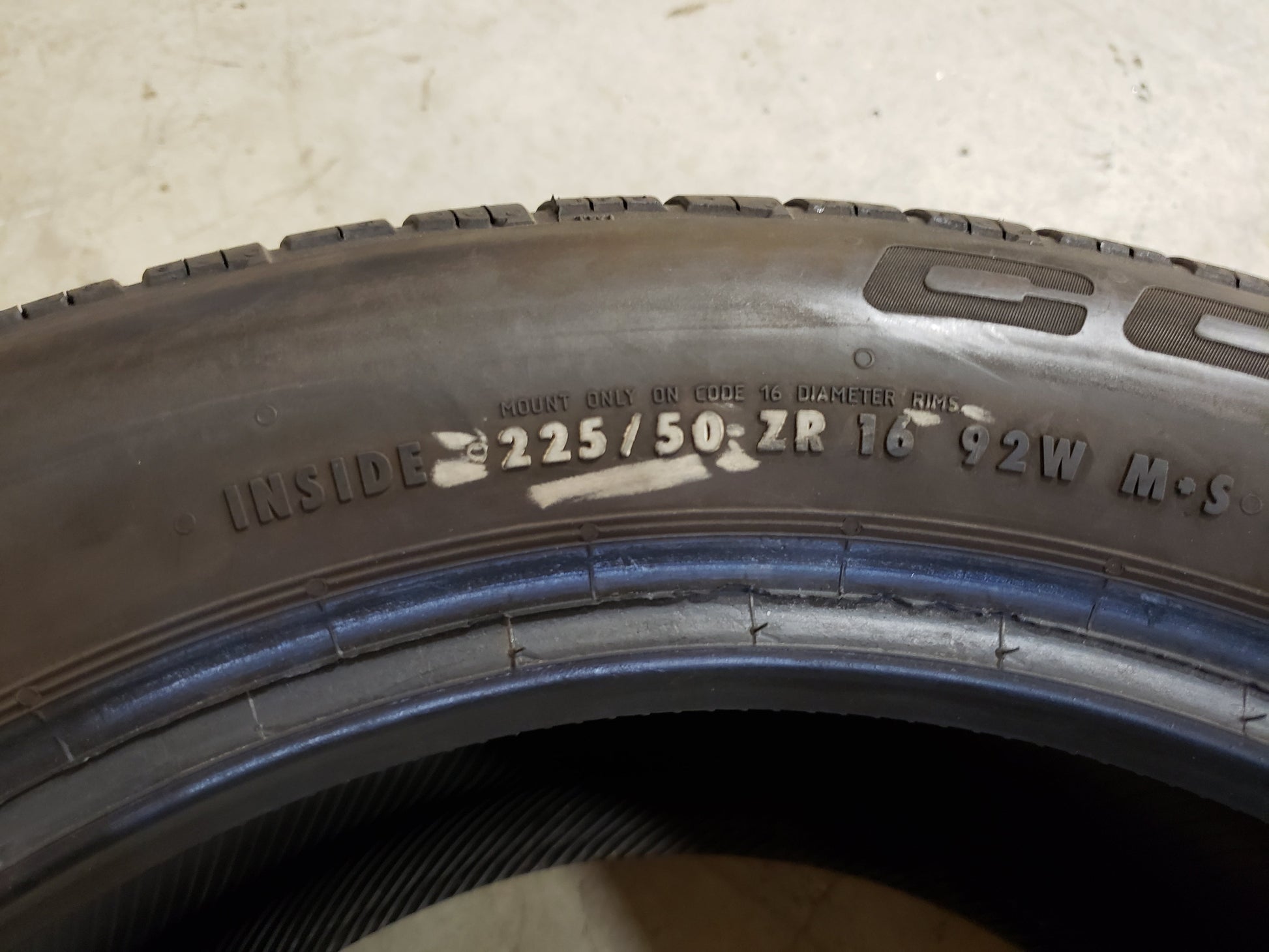 SINGLE 225/50R16 Continental Control Contact Sport A/S 92 W XL - Used Tires