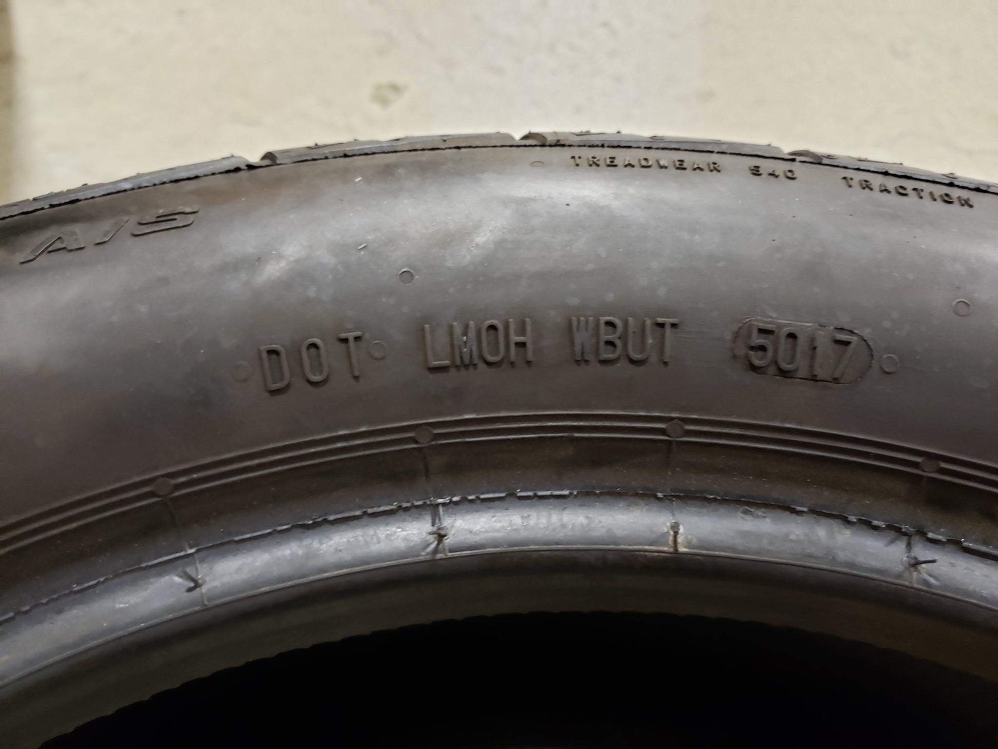 SINGLE 225/50R16 Continental Control Contact Sport A/S 92 W XL - Used Tires