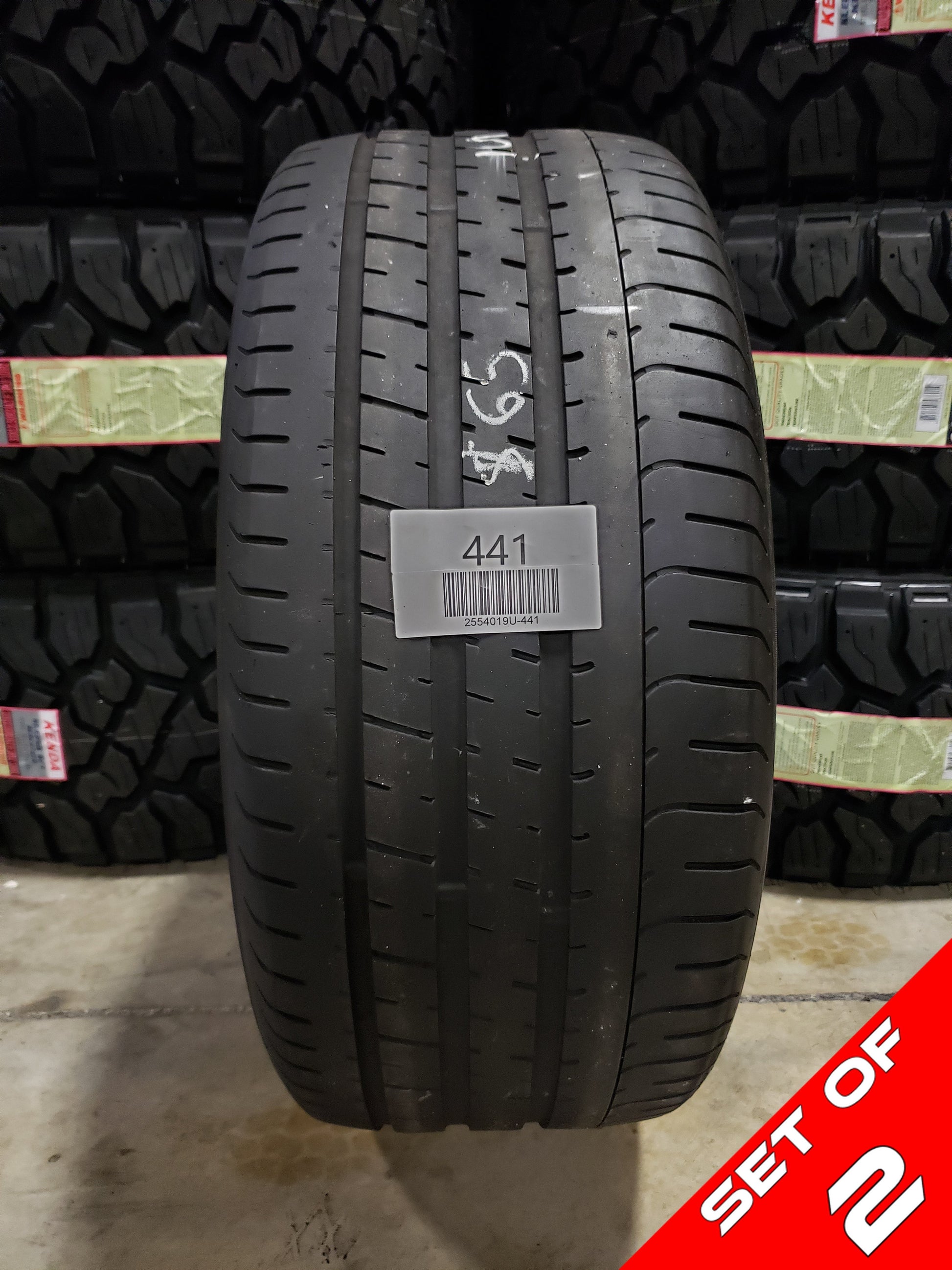 SET OF 2 255/40R19 Pirelli (1) P Zero (1) P Zero RFT 96 Y XL - Used Tires