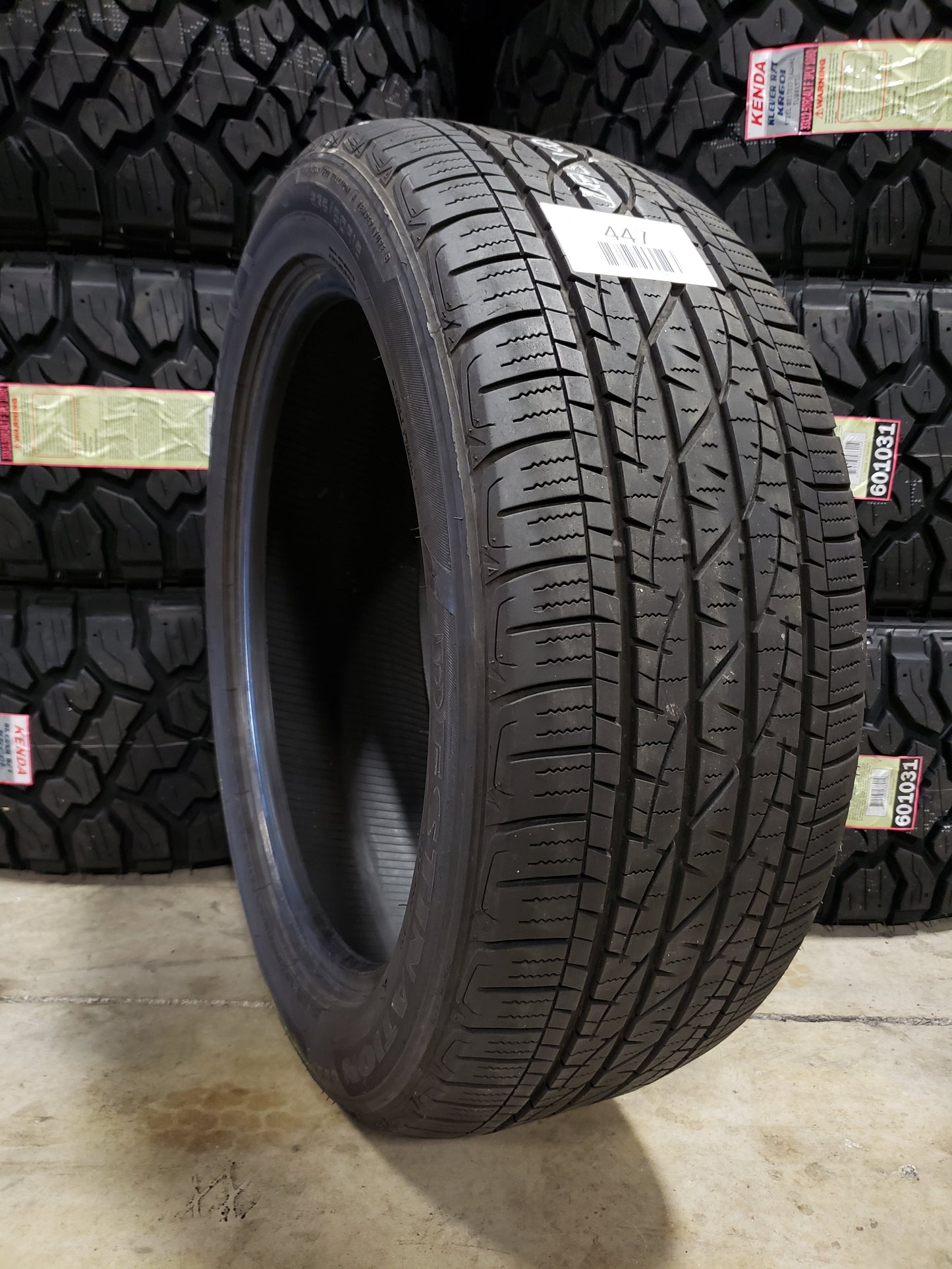 SINGLE 235/50R19 Firestone Destination LE2 99 H XL - Used Tires