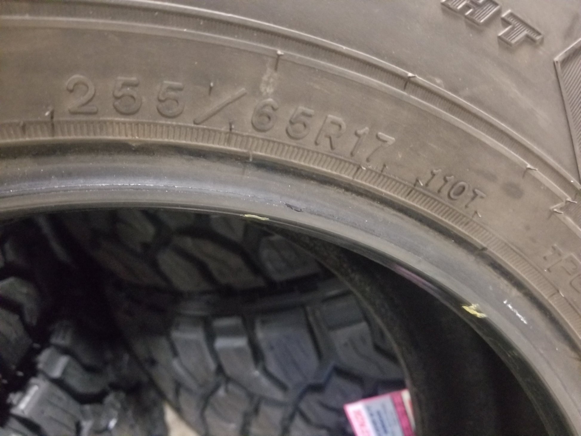 SET OF 4 255/65R17 Goodyear Wrangler Fortitude HT 110 T SL - Used Tires