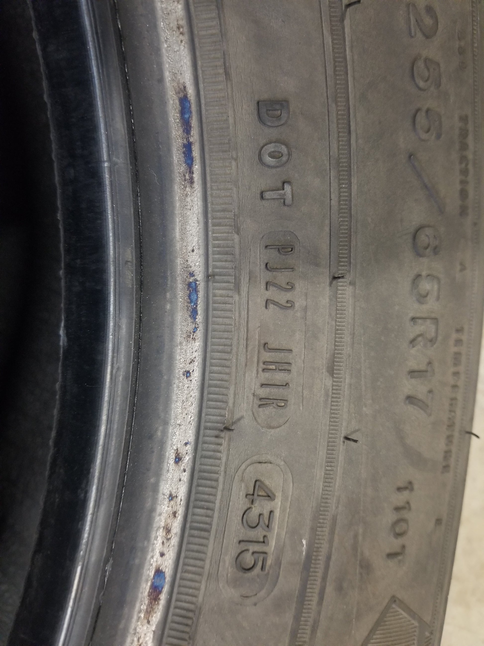 SET OF 4 255/65R17 Goodyear Wrangler Fortitude HT 110 T SL - Used Tires