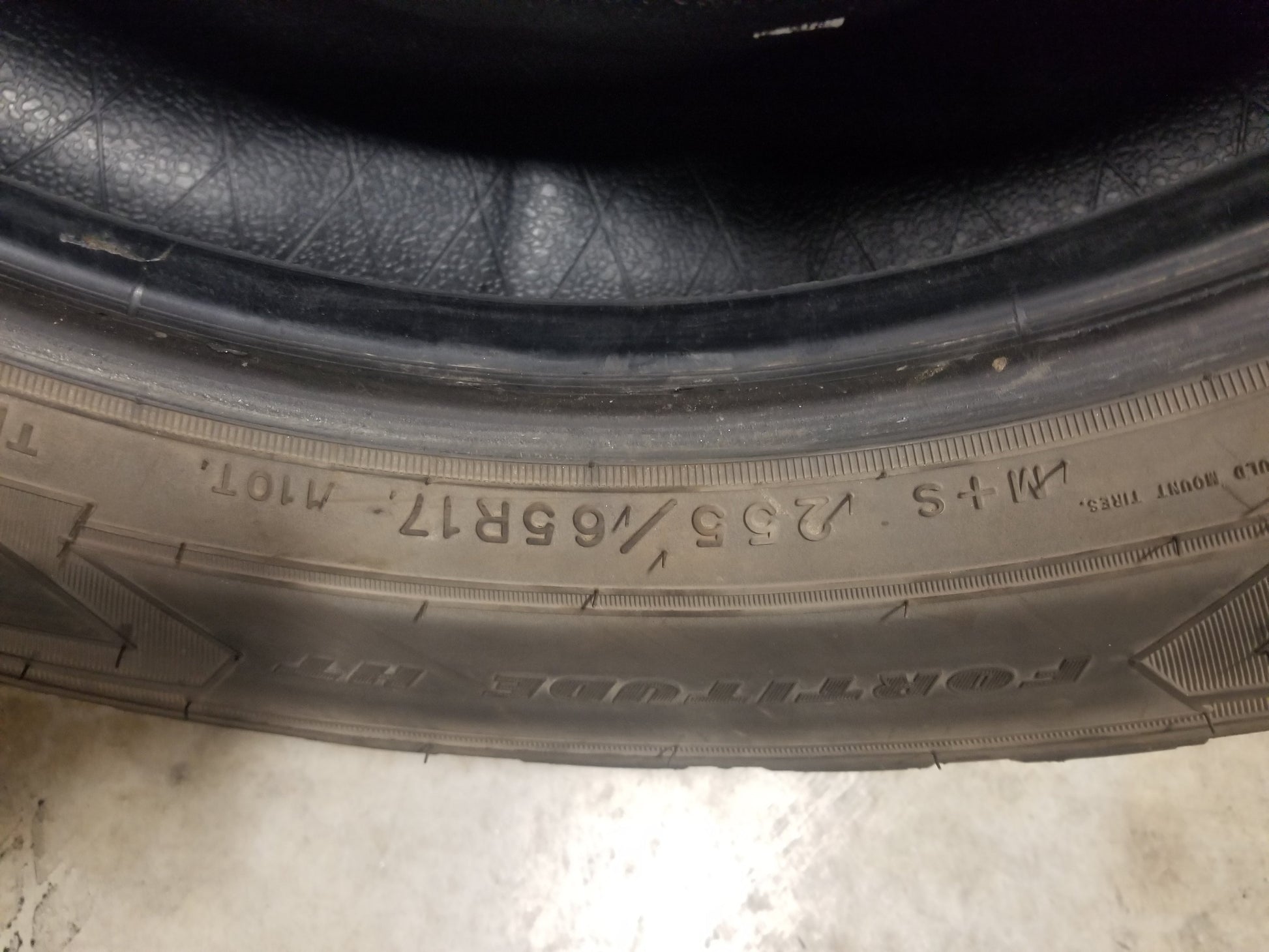 SET OF 4 255/65R17 Goodyear Wrangler Fortitude HT 110 T SL - Used Tires