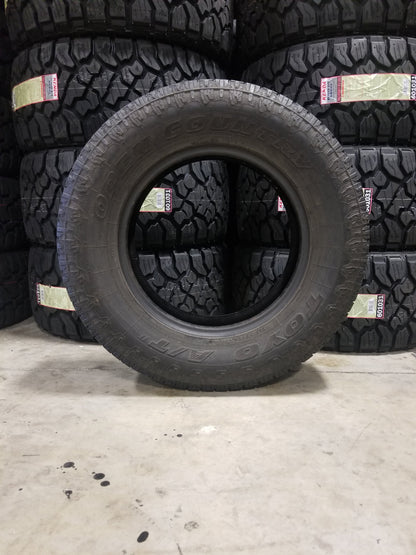 SINGLE 235/75R17 Toyo Open Country A/T 108 S SL - Used Tires