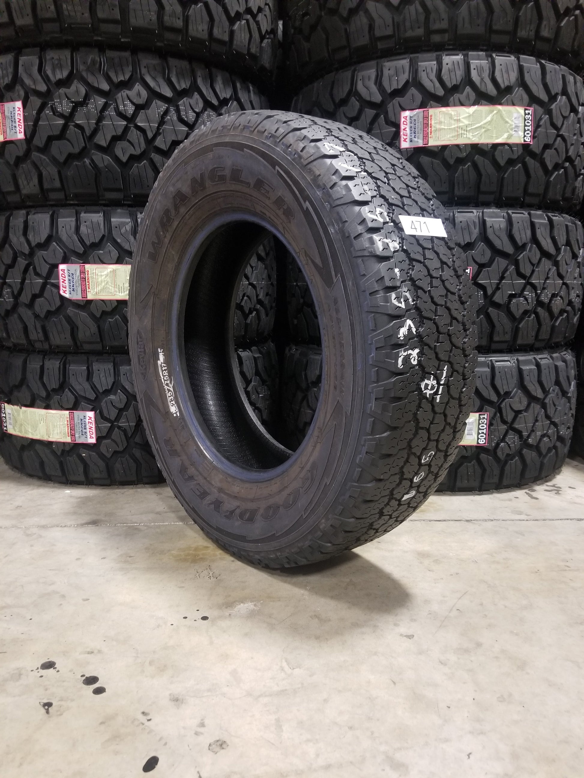 SET OF 4 235/75R17 GoodYear Wrangler A/T Adventure 109 T SL - Used Tires