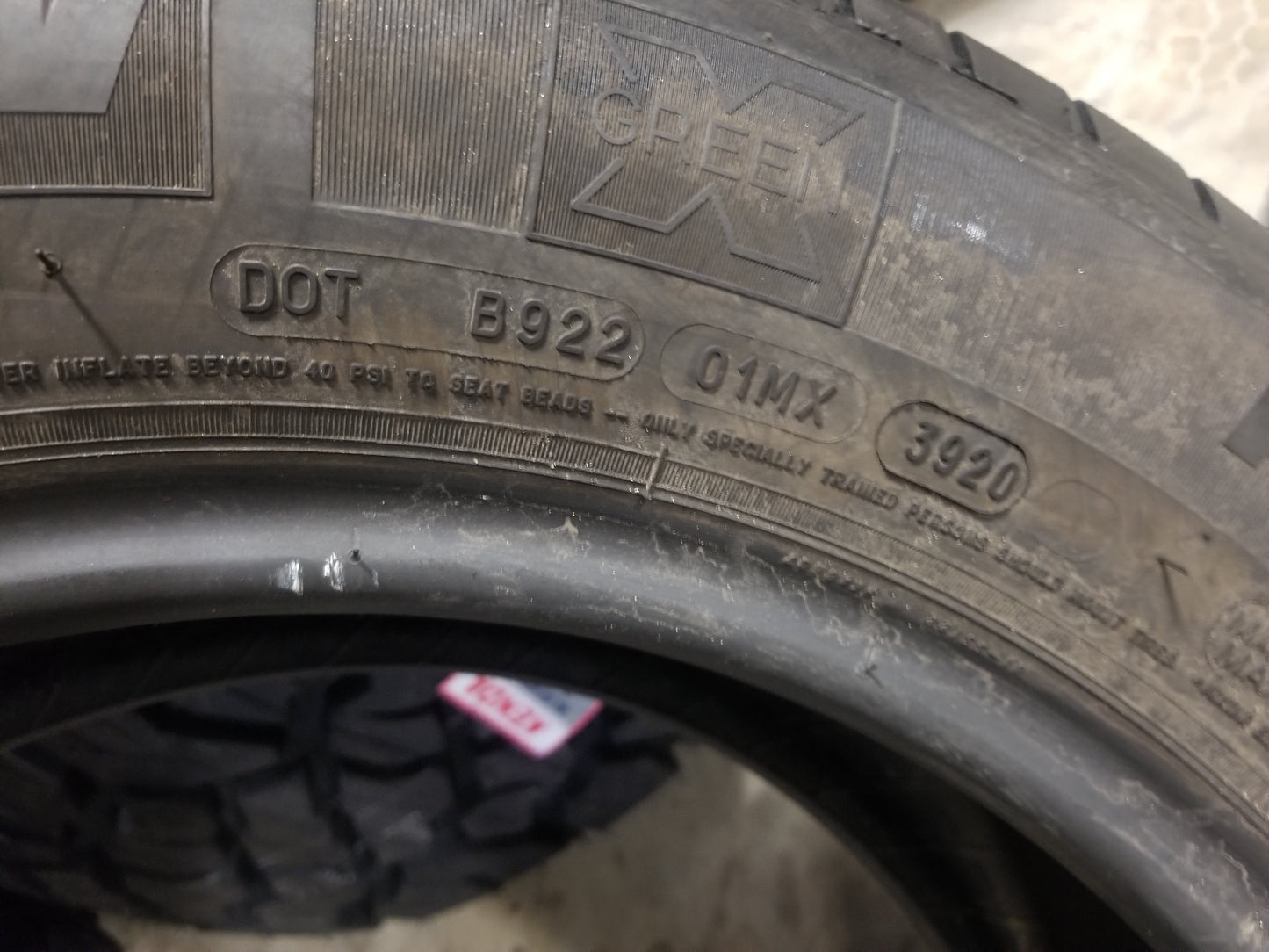 SINGLE 215/65R17 Michelin Energy Saver A/S 98 T 1653 LBS - Used Tires