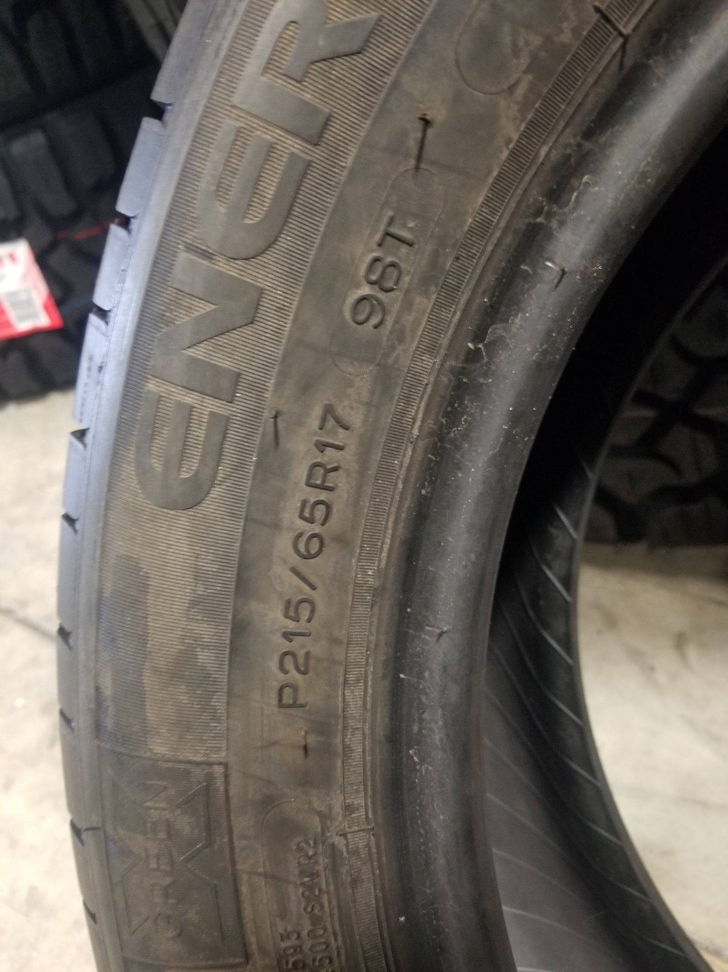 SINGLE 215/65R17 Michelin Energy Saver A/S 98 T 1653 LBS - Used Tires