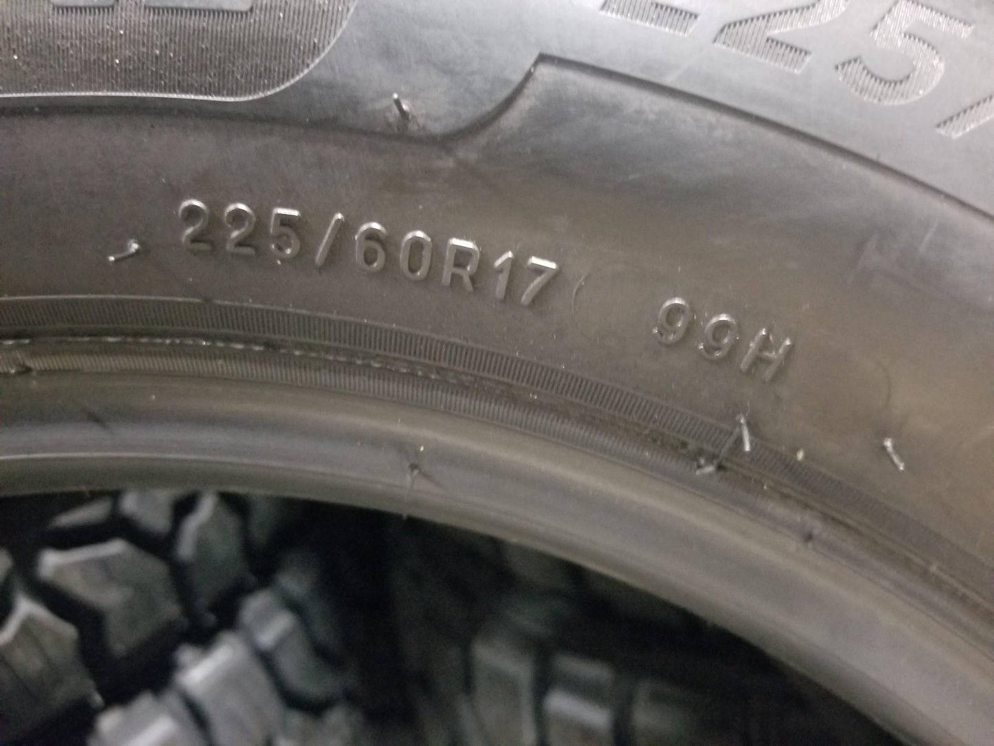 SET OF 2 225/60R17 Michelin Primacy A/S 99 H 1709 LBS - Used Tires