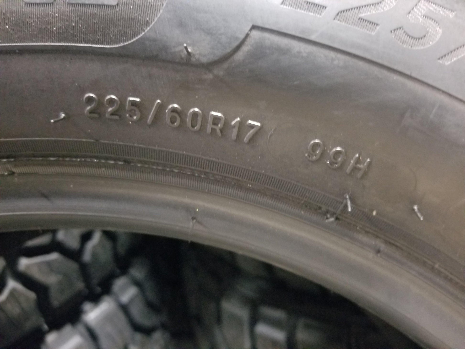 SET OF 2 225/60R17 Michelin Primacy A/S 99 H 1709 LBS - Used Tires