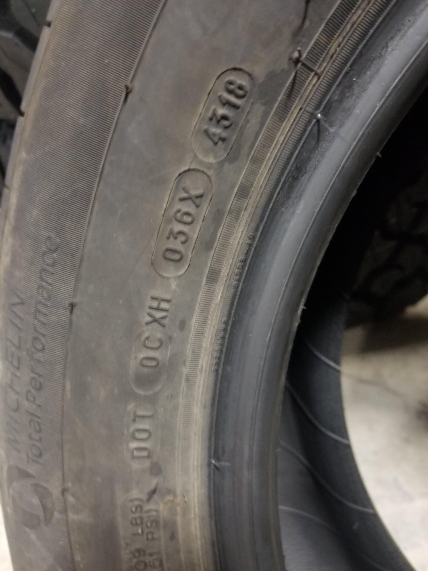 SET OF 2 225/60R17 Michelin Primacy A/S 99 H 1709 LBS - Used Tires