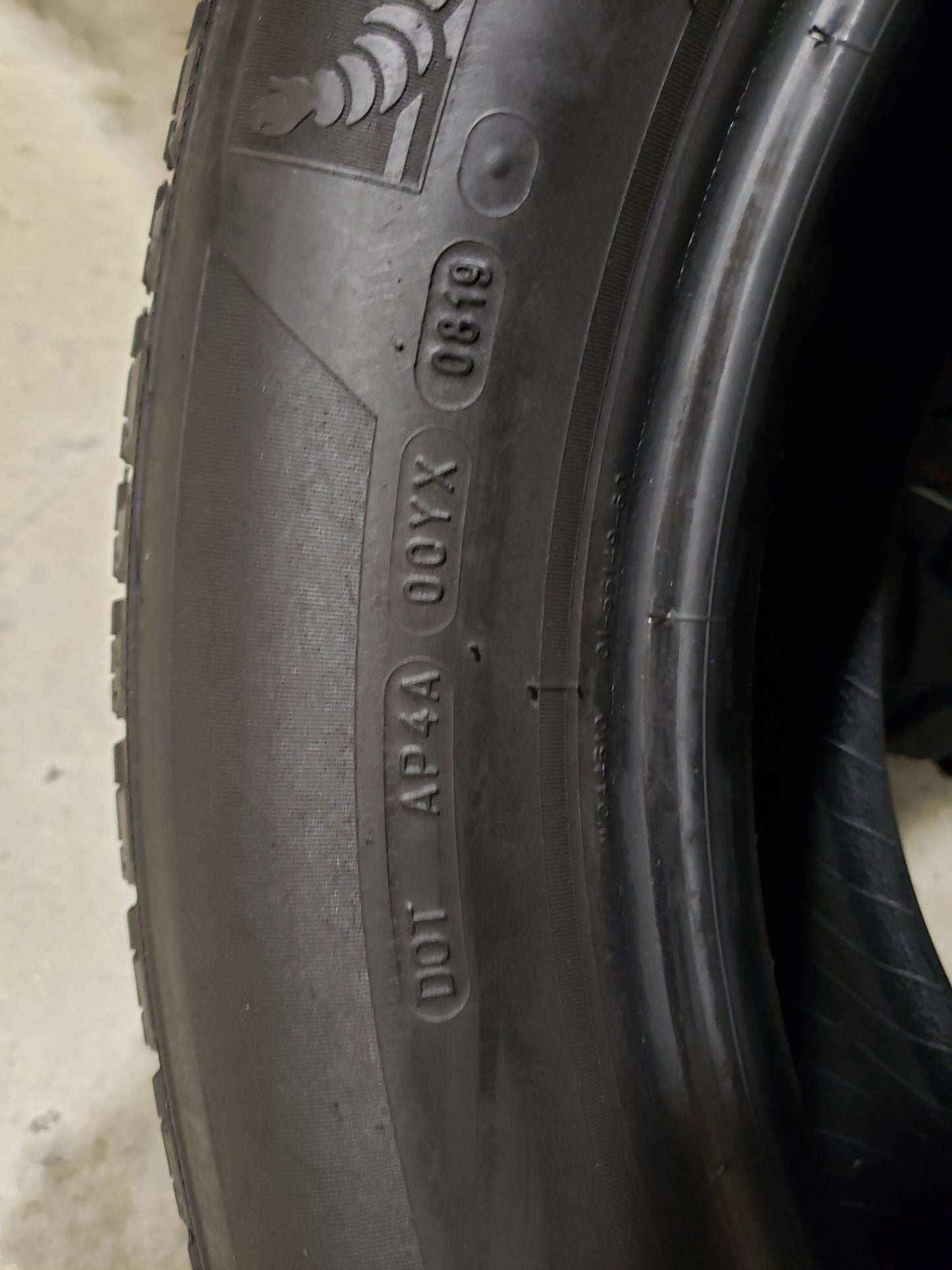 SET OF 4 245/60R18 Michelin LATITUDE TOUR 105 T - Used Tires