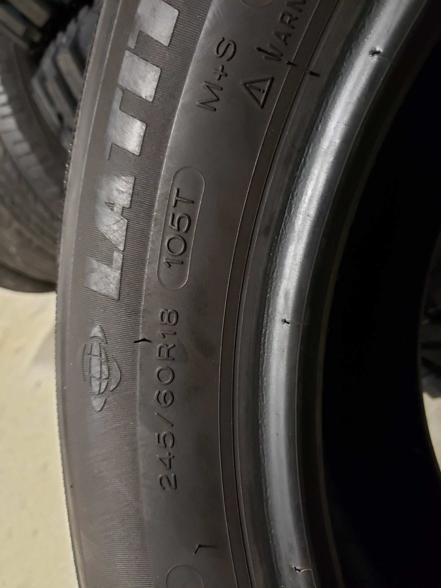 SET OF 4 245/60R18 Michelin LATITUDE TOUR 105 T - Used Tires