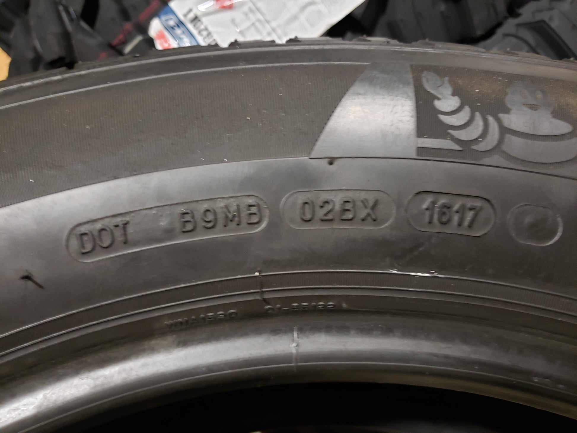 SET OF 4 235/65R18 Michelin LATITUDE TOUR 106 T - Used Tires