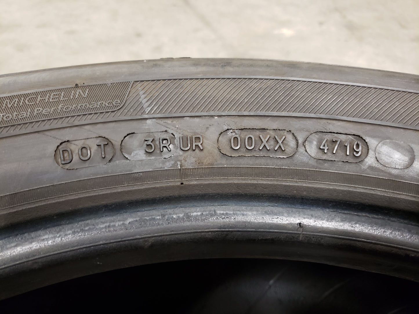 SET OF 2 245/50R20 Michelin Defender LTX m/s 107 T SL - Used Tires