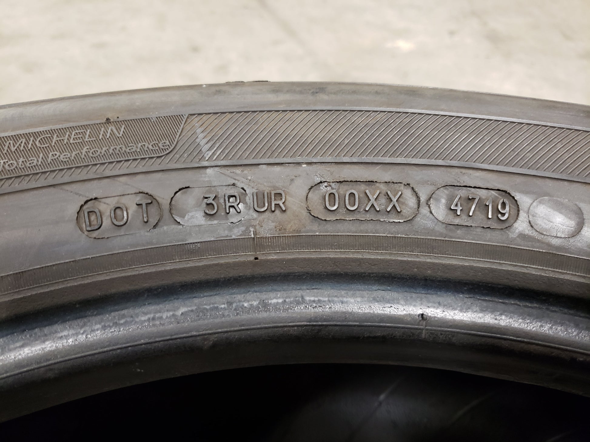 SET OF 2 245/50R20 Michelin Defender LTX m/s 107 T SL - Used Tires