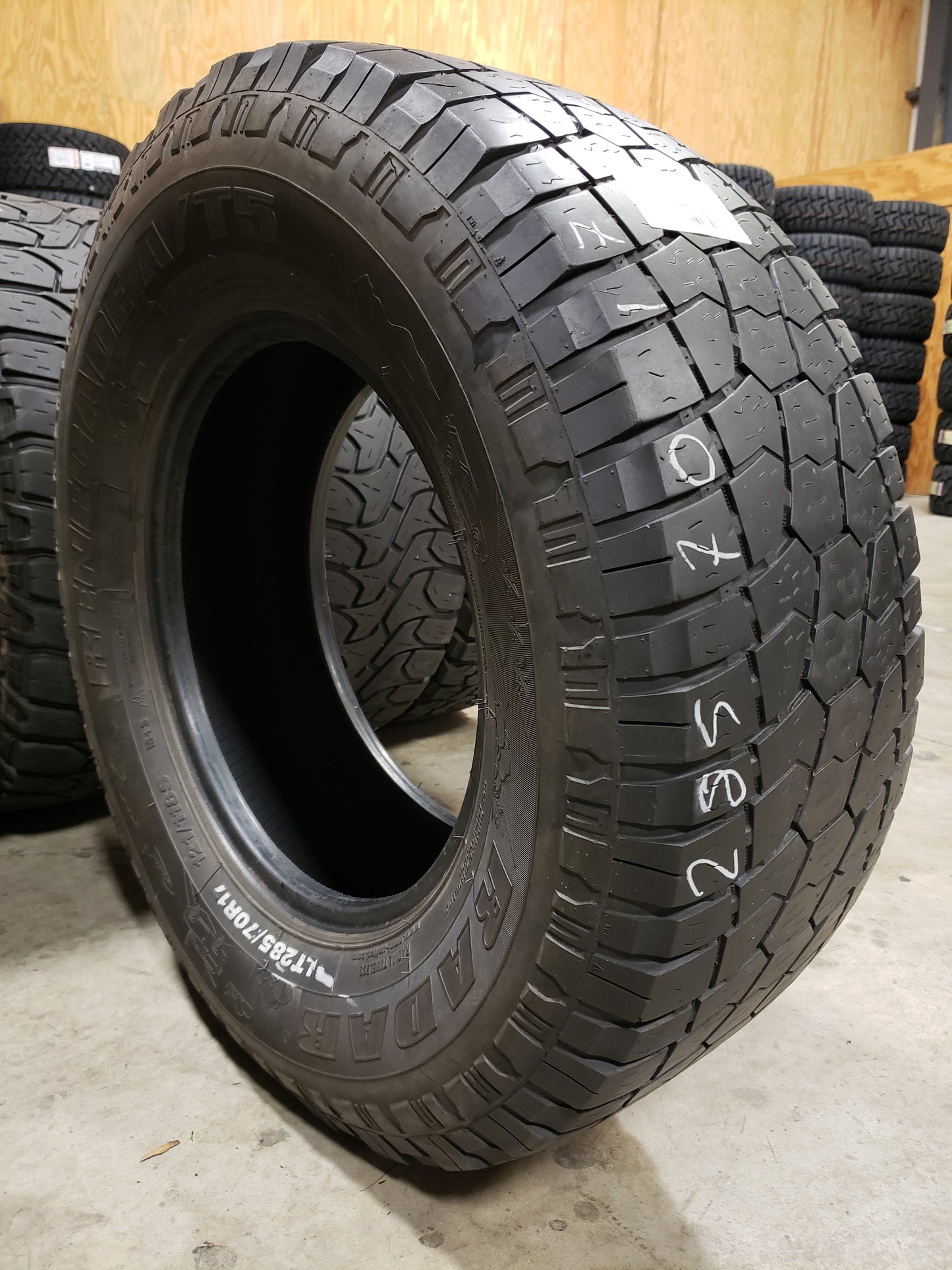 SINGLE 285/70R17 Radar Renegade A/T5 121/118 S E - Used Tires