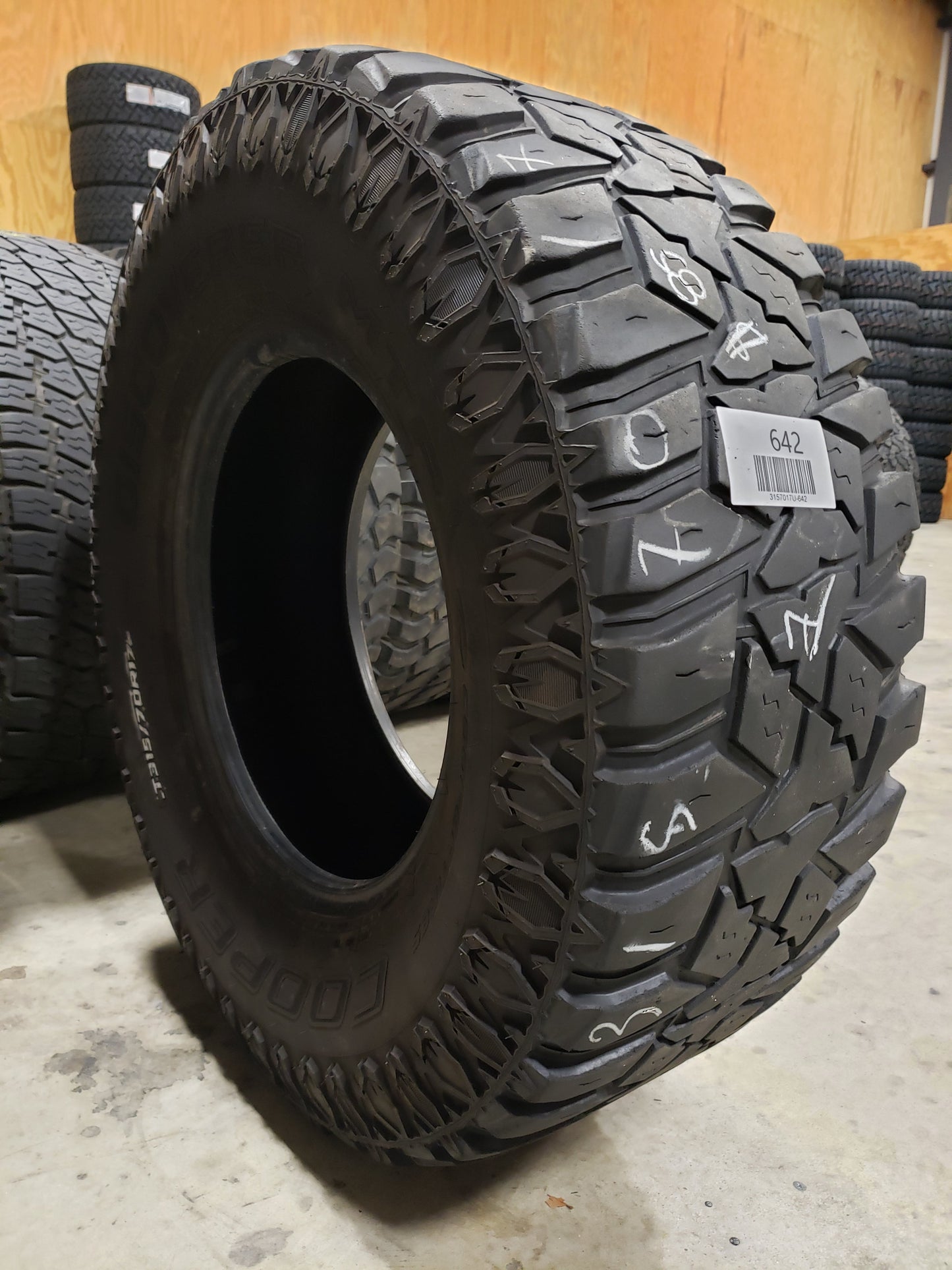 SINGLE 315/70R17 Cooper Discoverer MTP 121/118 Q D - Used Tires