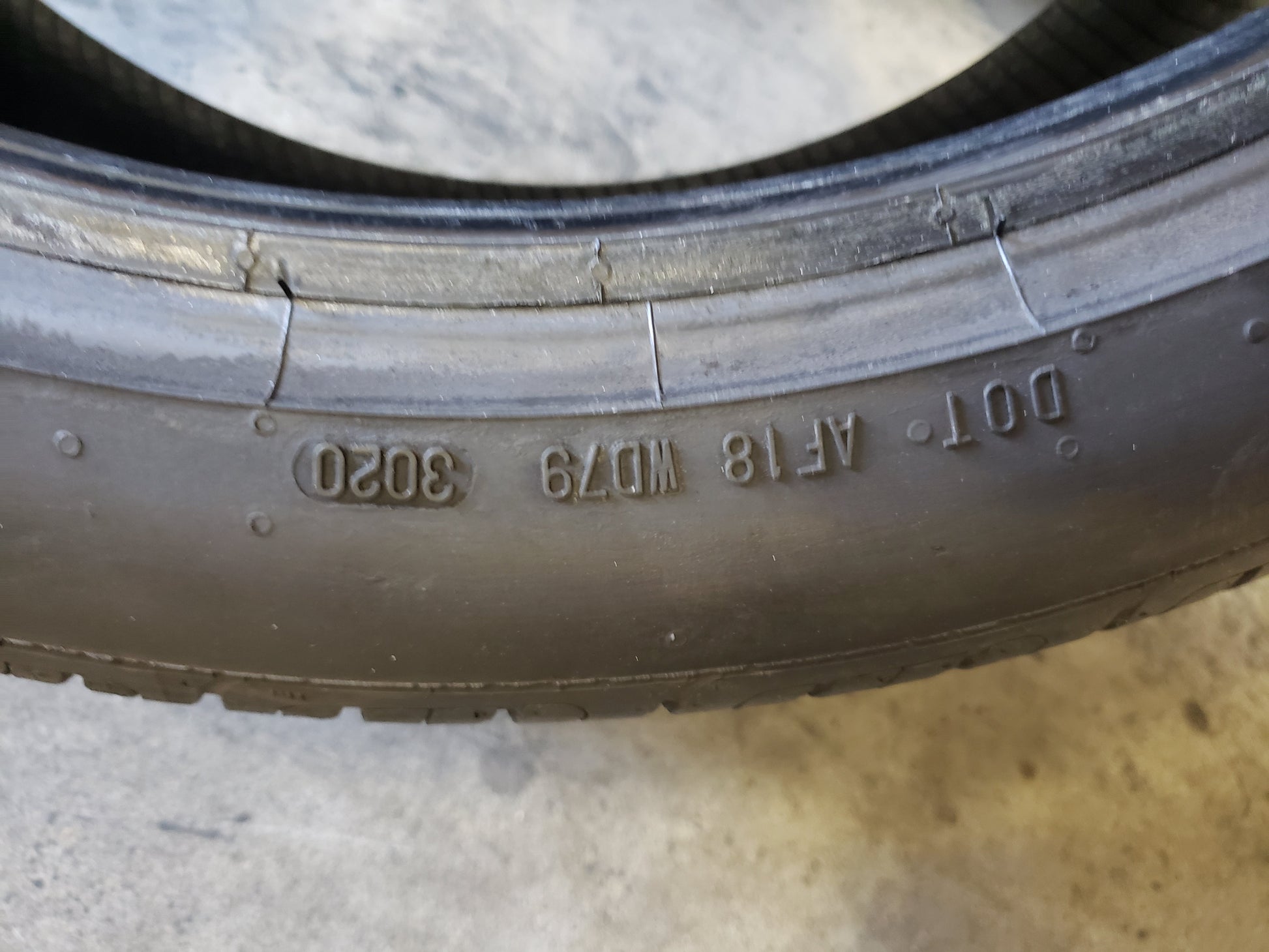 SINGLE 235/40R19 Continental Pure Contact LS 96 V XL - Premium Used Tires