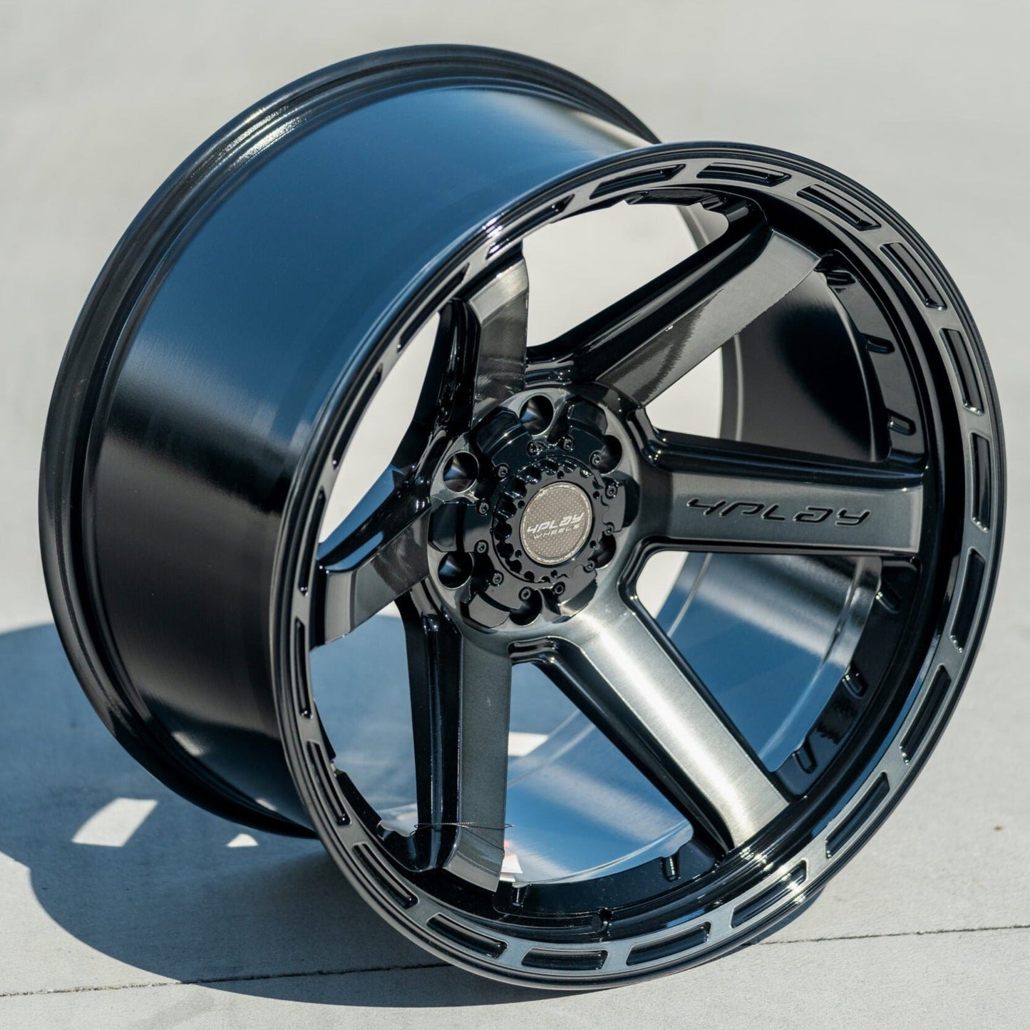 SET OF 4 WHEEL & TIRE PACKAGE | 4Play 4P63 22x12 -44 6x135/6x139.7 Gloss Black | 35x12.50R22 SureTrac Wide Climber R/T I
