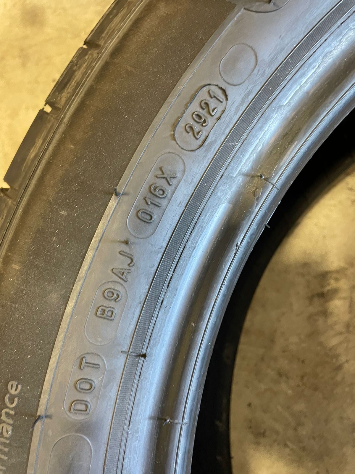 SINGLE 235/55R20 Michelin Primacy Tour A/S 102 SL - Premium Used Tires