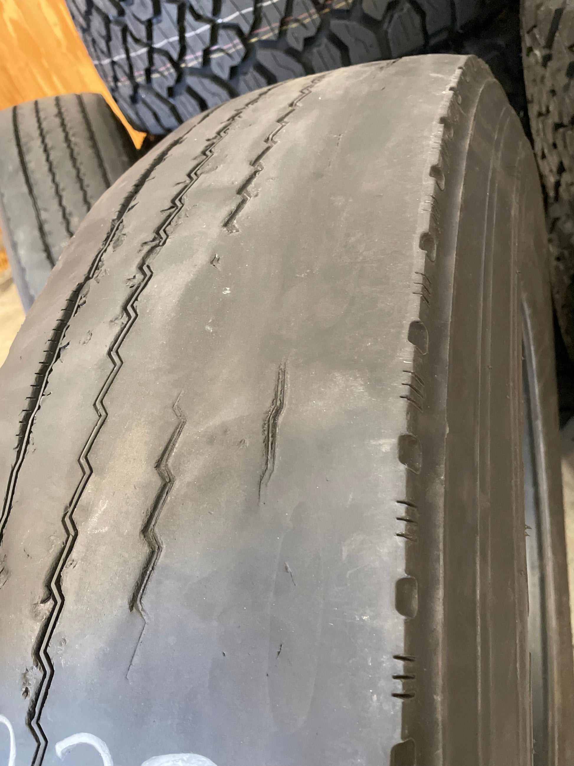 SET OF 6 11R24.5 DAYTON D520S/Regroovable - Case Perfect Condition 146/143L G - Used Tires