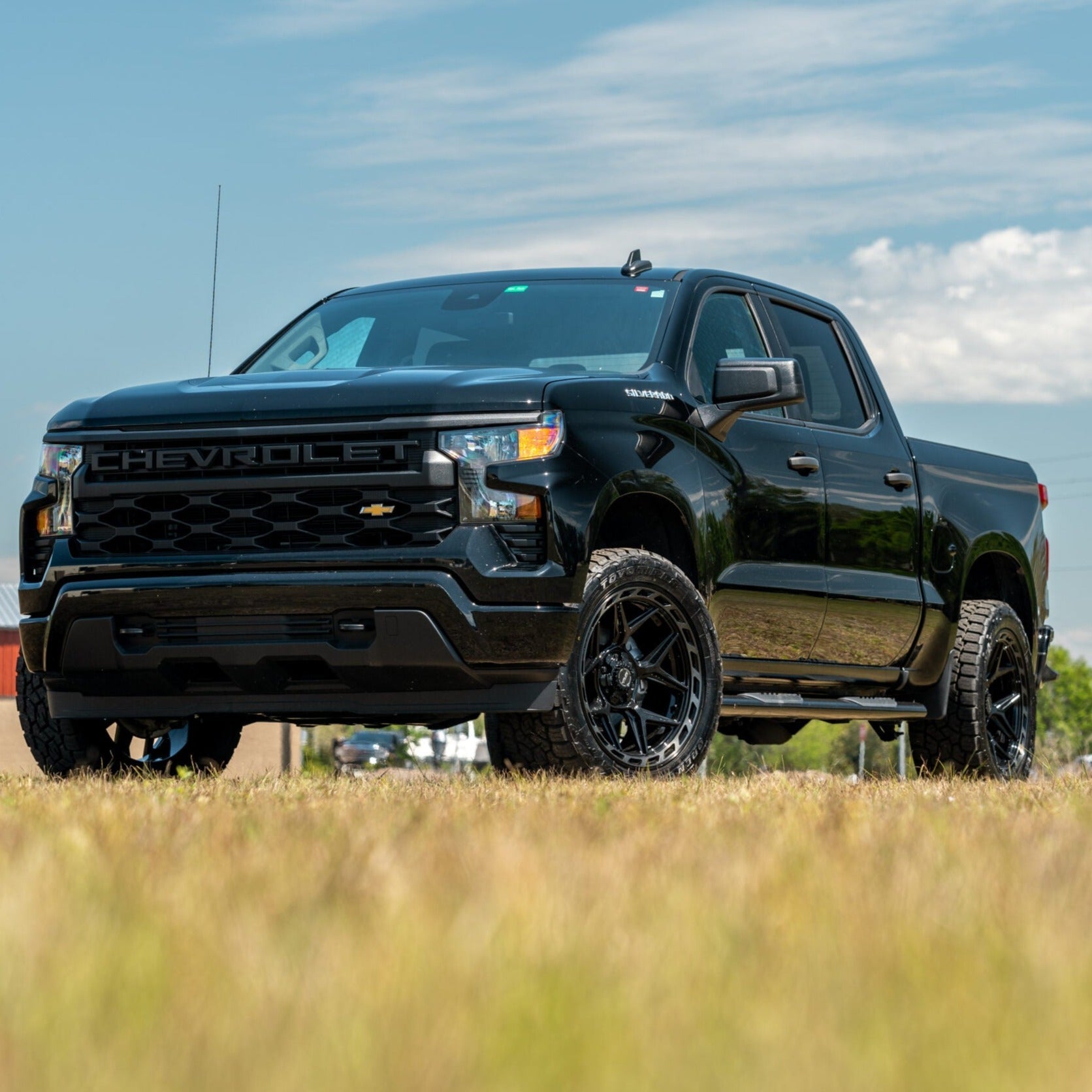 SET OF 4 WHEEL & TIRE PACKAGE | 4Play 4P55 20x10 -18 6x135/6x139.7 Gloss Black Brushed | 35x12.50R20 SureTrac Wide Climber R/T I