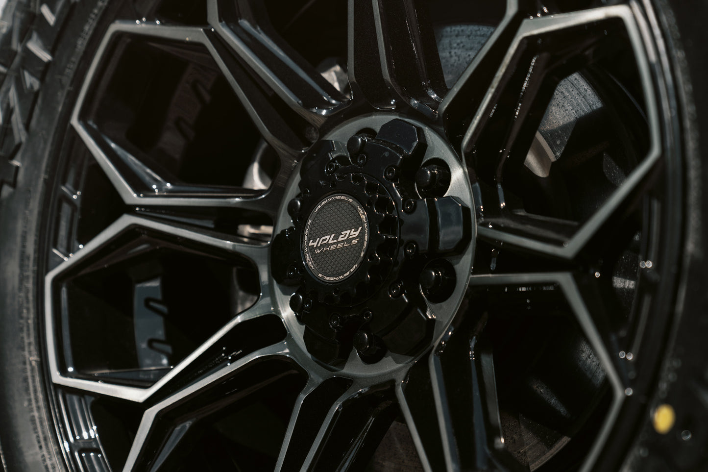 SET OF 4 WHEEL & TIRE PACKAGE | 4Play 4P83 20x10 -18 6x135/6x139.7 Gloss Black | P275/55R20 SureTrac Wide Climber R/T I