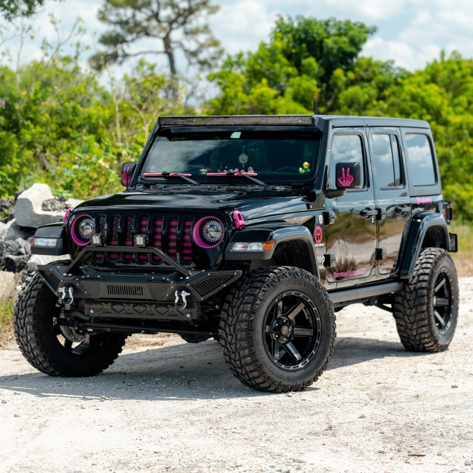 SET OF 4 WHEEL & TIRE PACKAGE | 4Play 4P63 22x10 -18 5x127/5x139.7 Gloss Black | 35x12.50R22 SureTrac Wide Climber R/T I