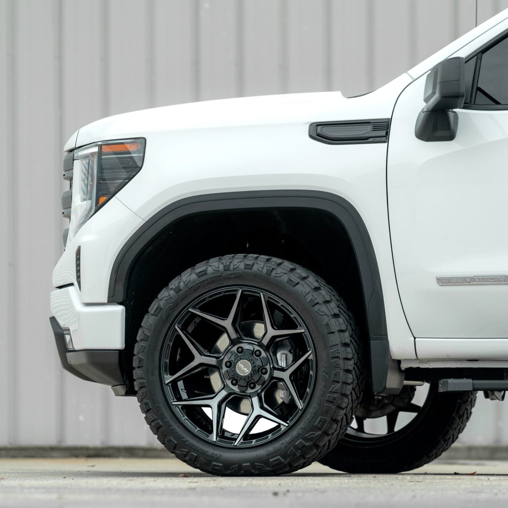 4Play 4P06 24x12 -44 6x135/6x139.7 Gloss Black with Brushed Spoke Faces