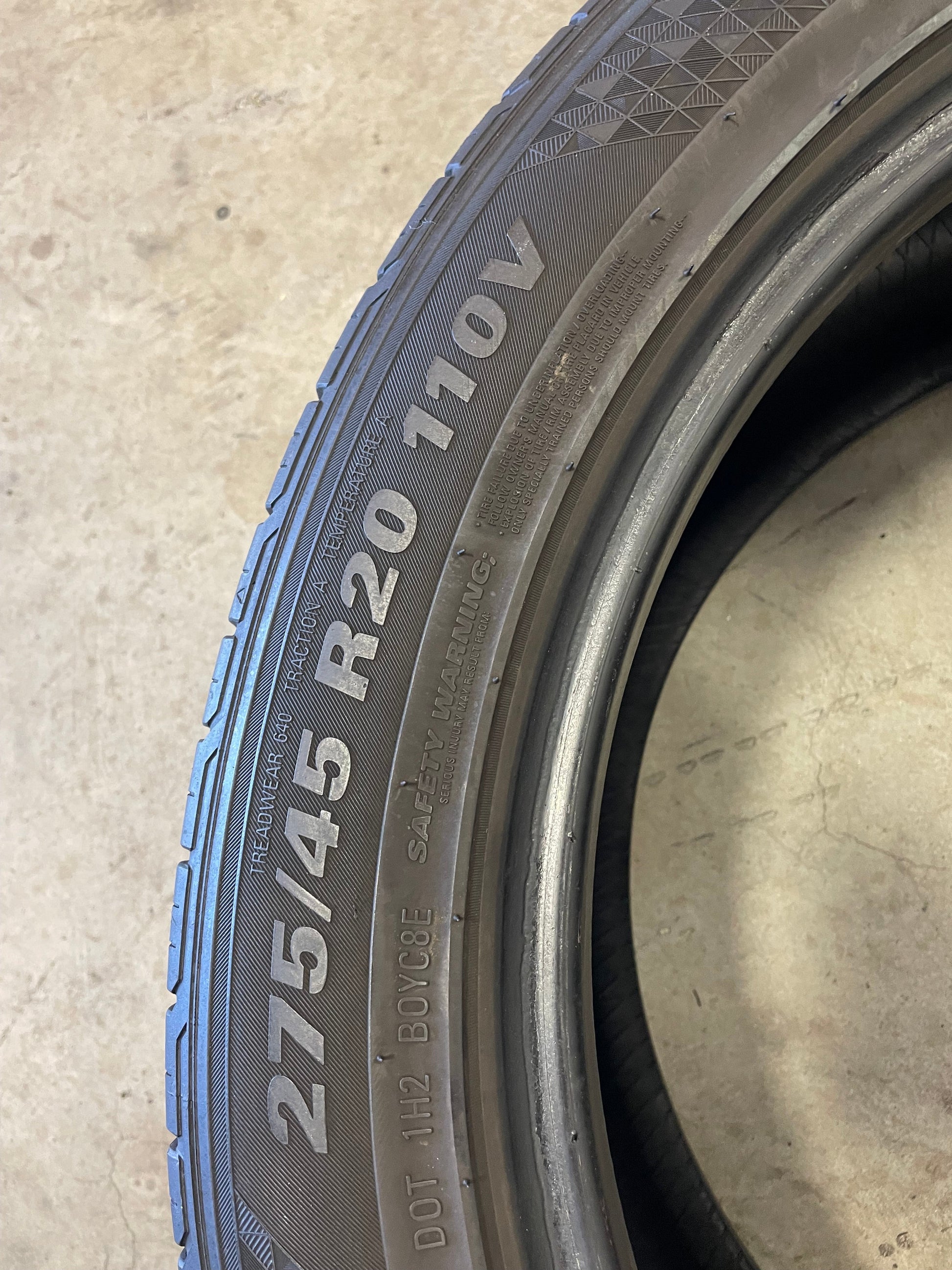 SINGLE 275/45R20 Kumho CRUGEN HP71 110 V XL - Premium Used Tires