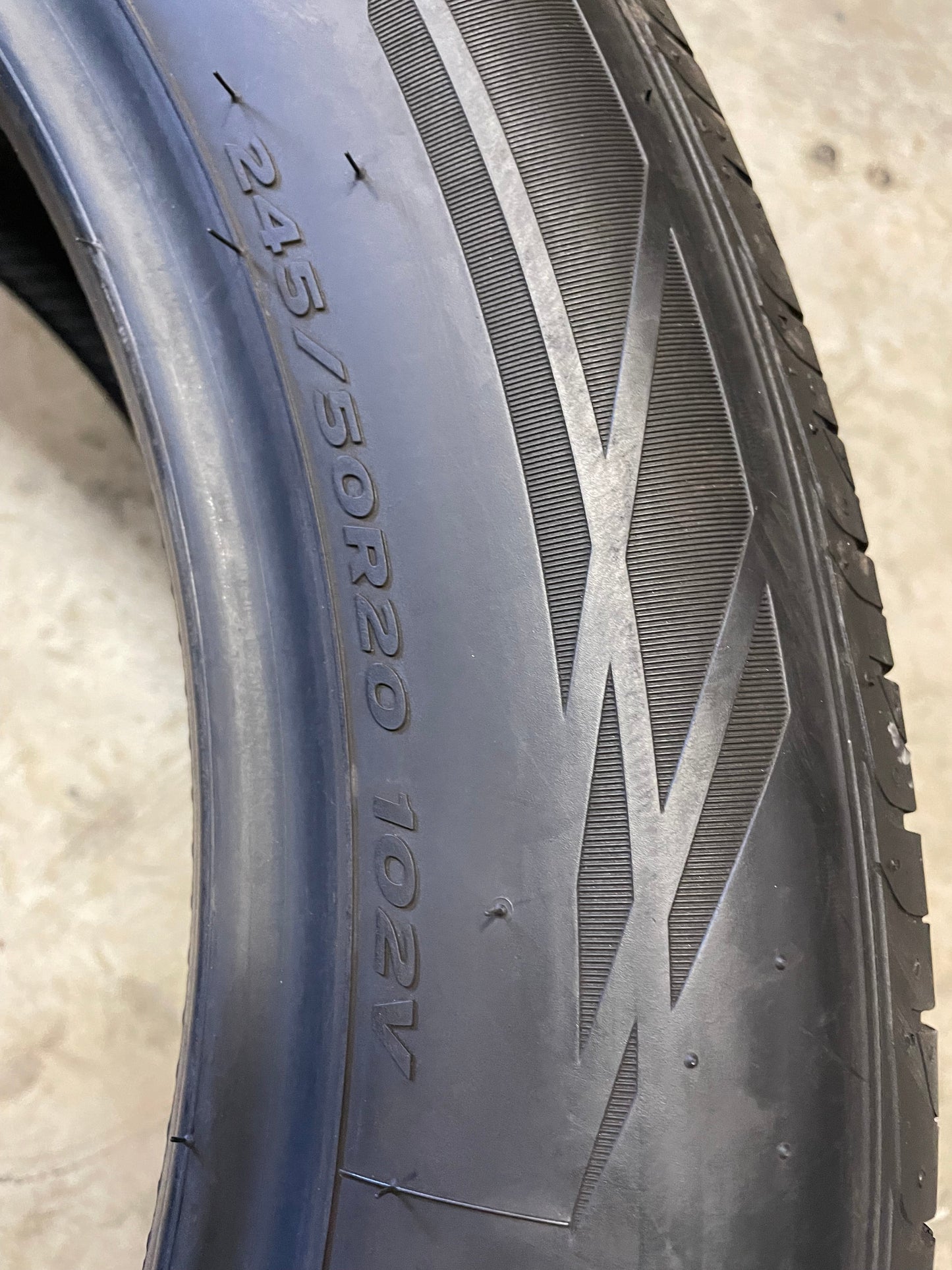 SINGLE 245/50R20 Hankook Venus S1 Noble 2 102 V SL - Premium Used Tires