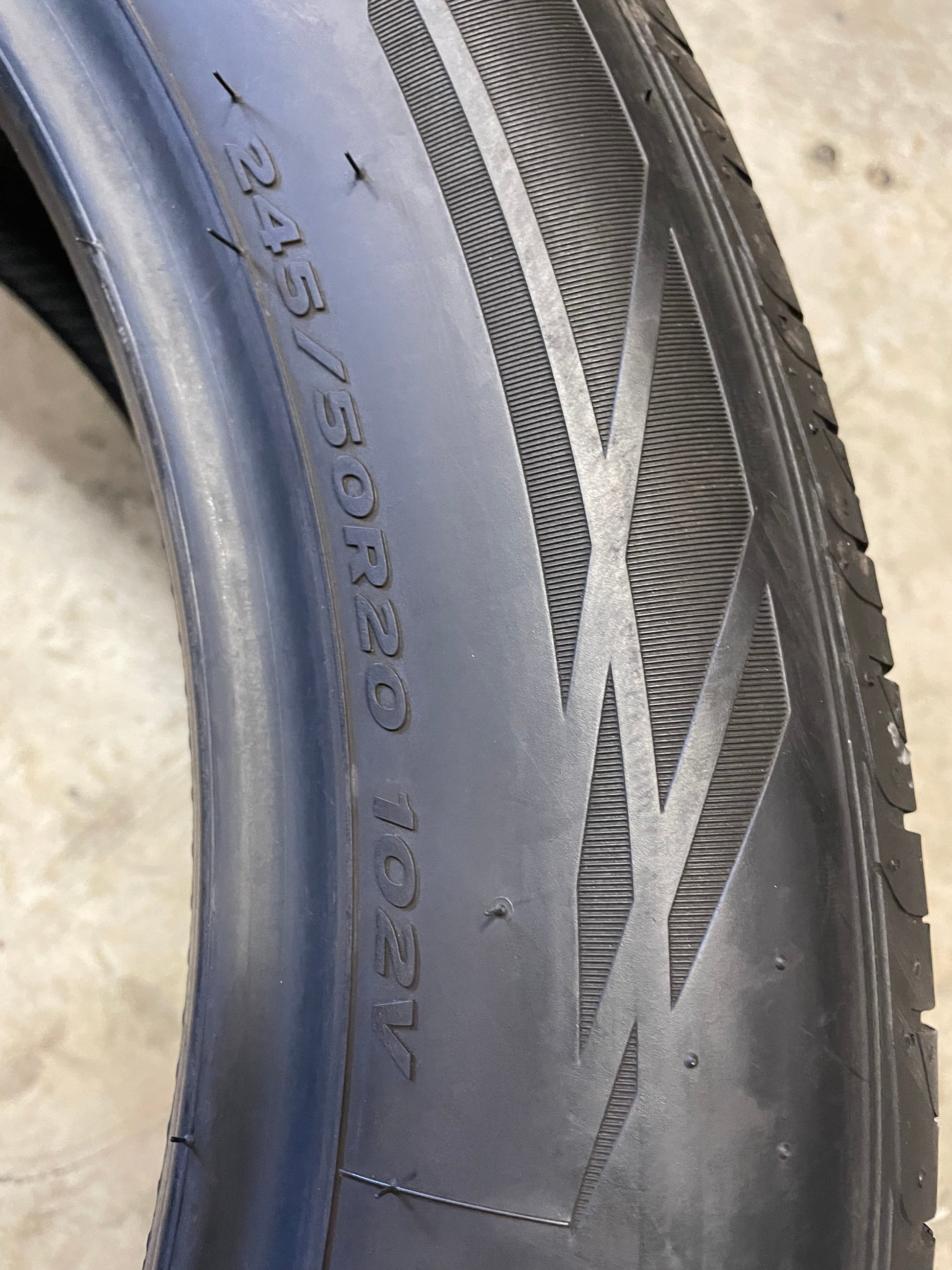 SINGLE 245/50R20 Hankook Venus S1 Noble 2 102 V SL - Premium Used Tires