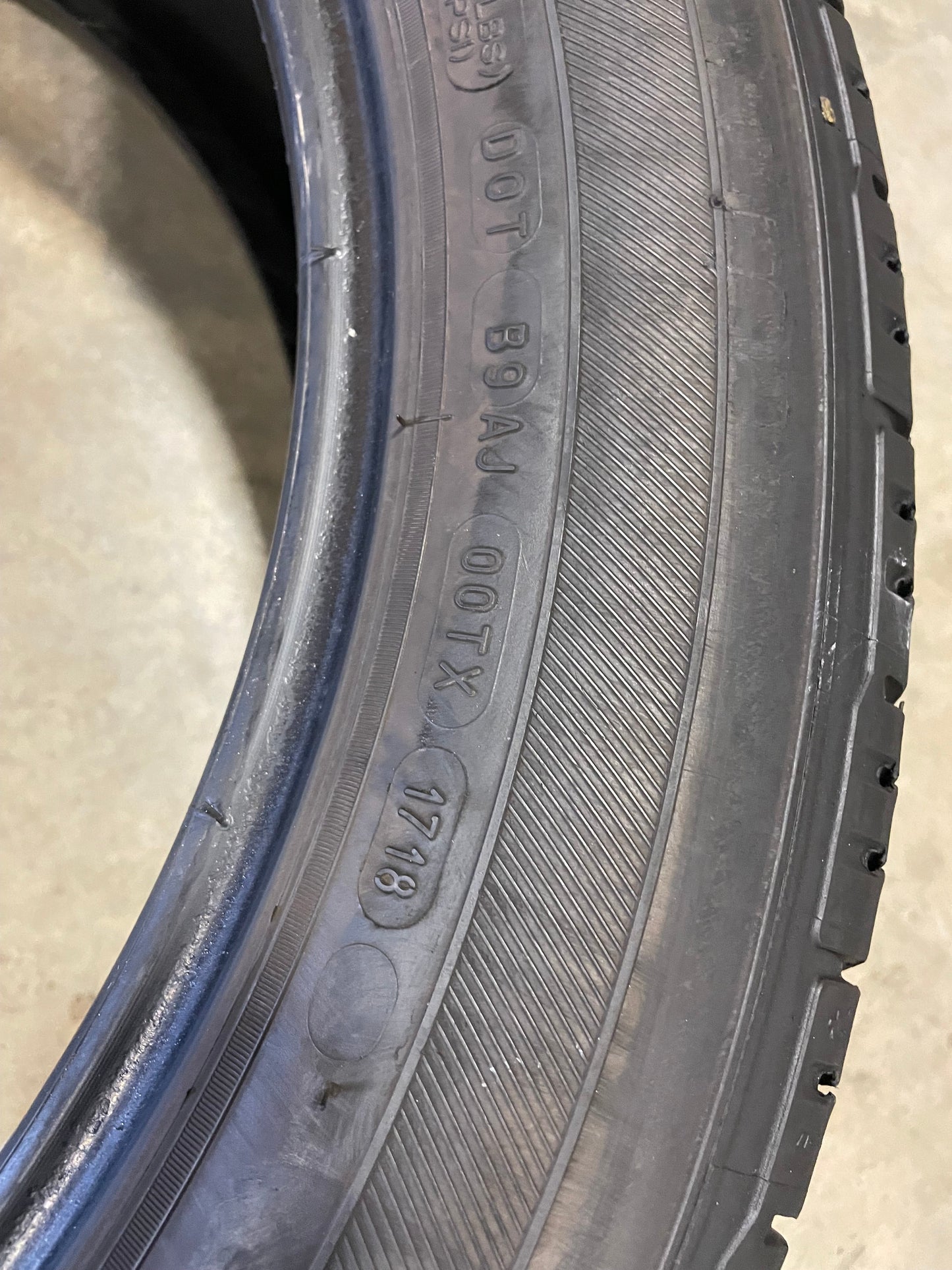 SINGLE 235/55R20 Michelin Premier LTX 102 H SL - Premium Used Tires