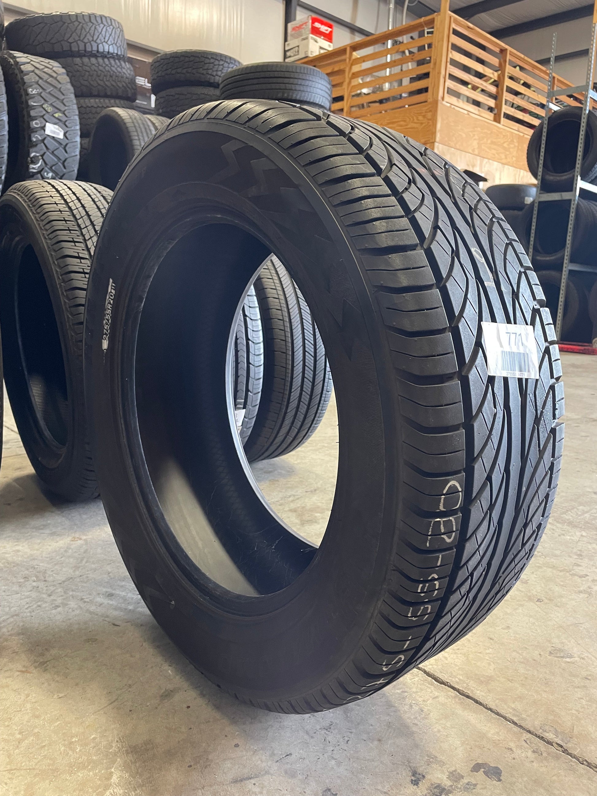 SINGLE 275/55R20 Sumitomo HTR Sport H/P 117 H SL - Premium Used Tires